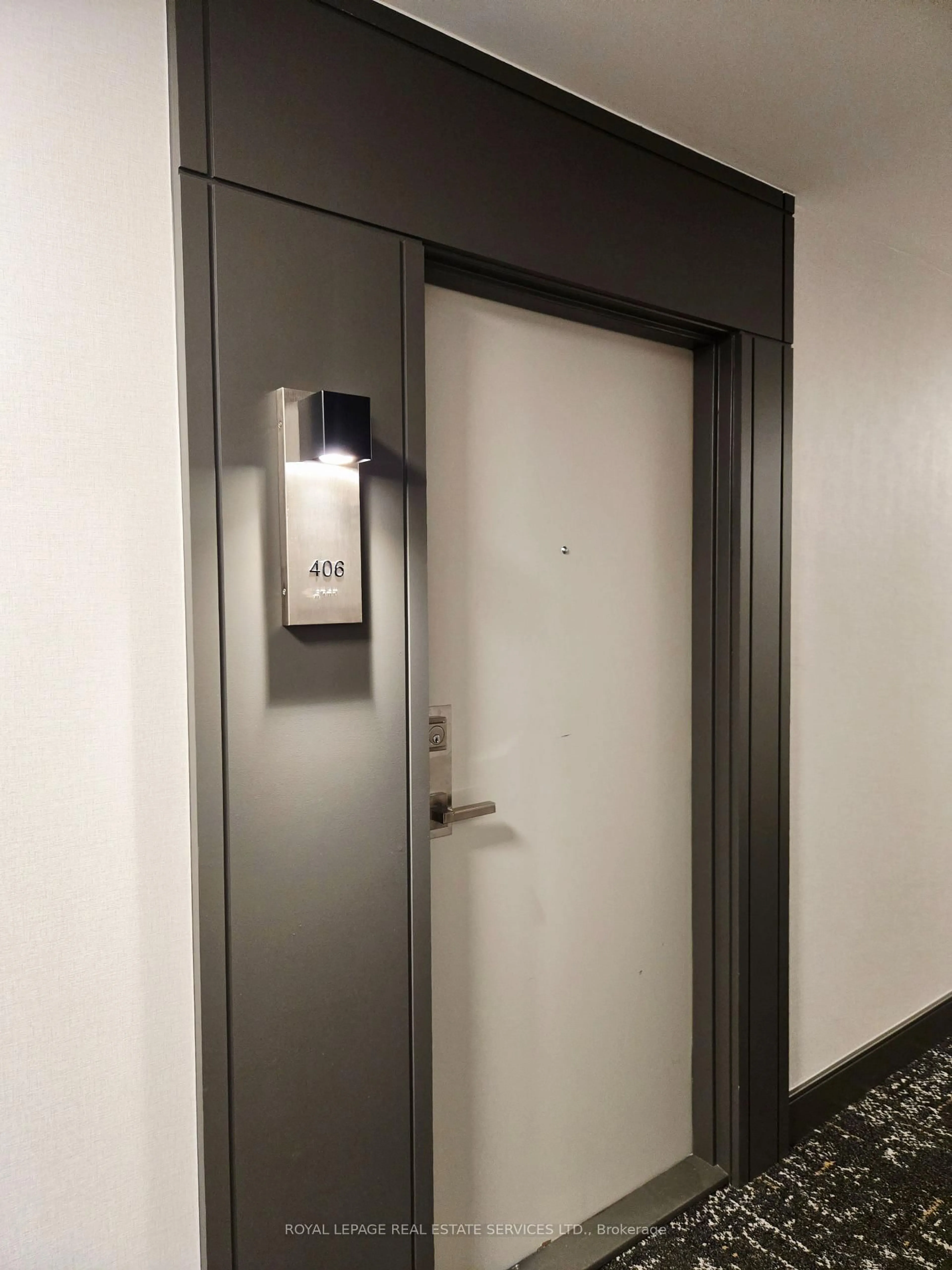 Indoor foyer for 120 Dundalk Dr #406, Toronto Ontario M1P 4V9