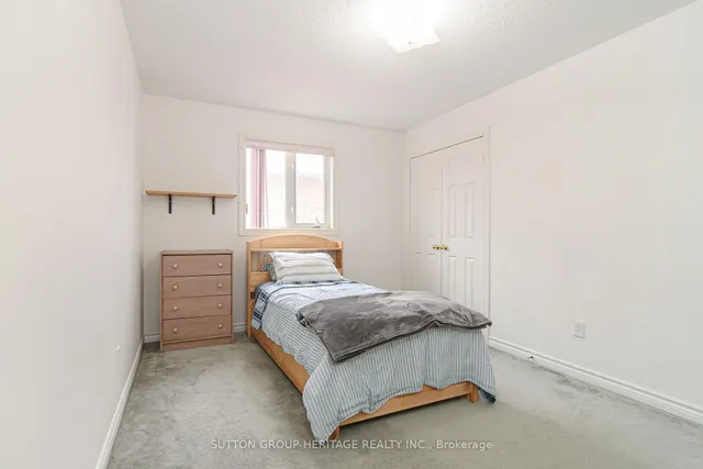 4 Divine Dr, Whitby 2