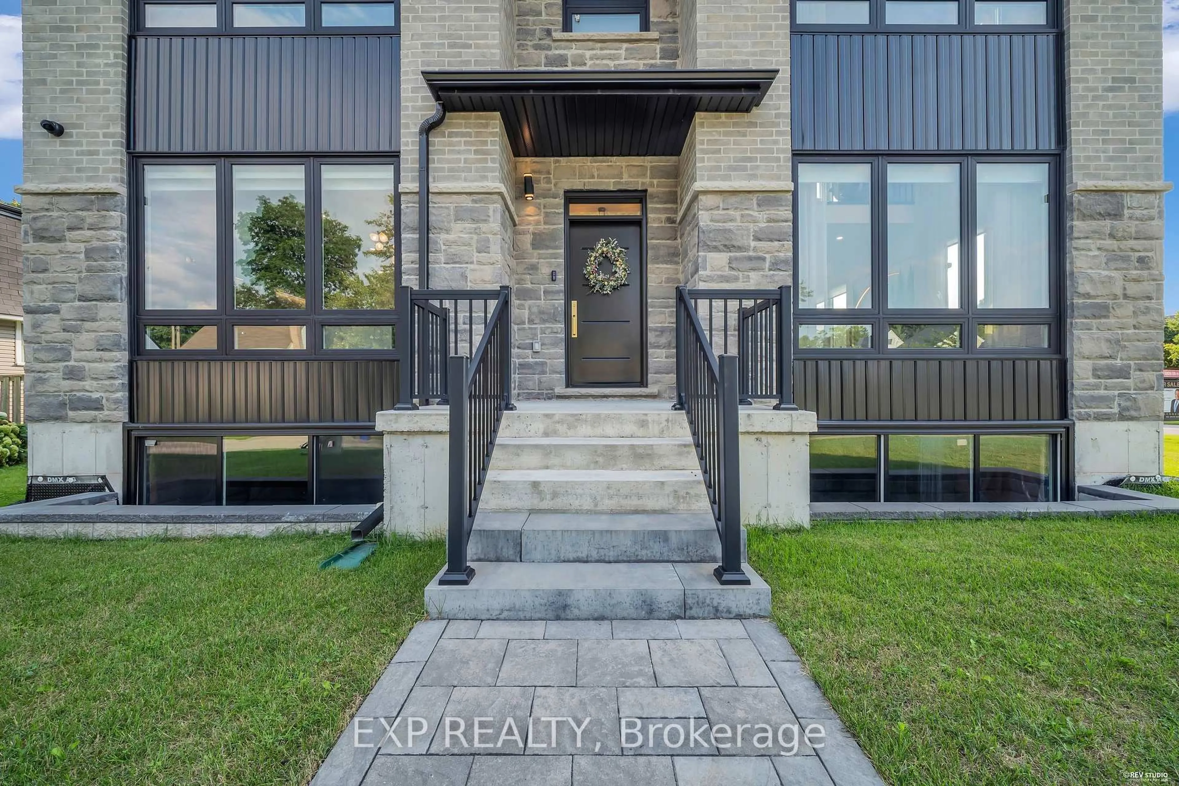 Indoor entryway for 19 Burcher Rd, Ajax Ontario L1S 2P8