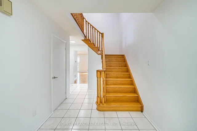 62 Danjohn Cres, Toronto 5