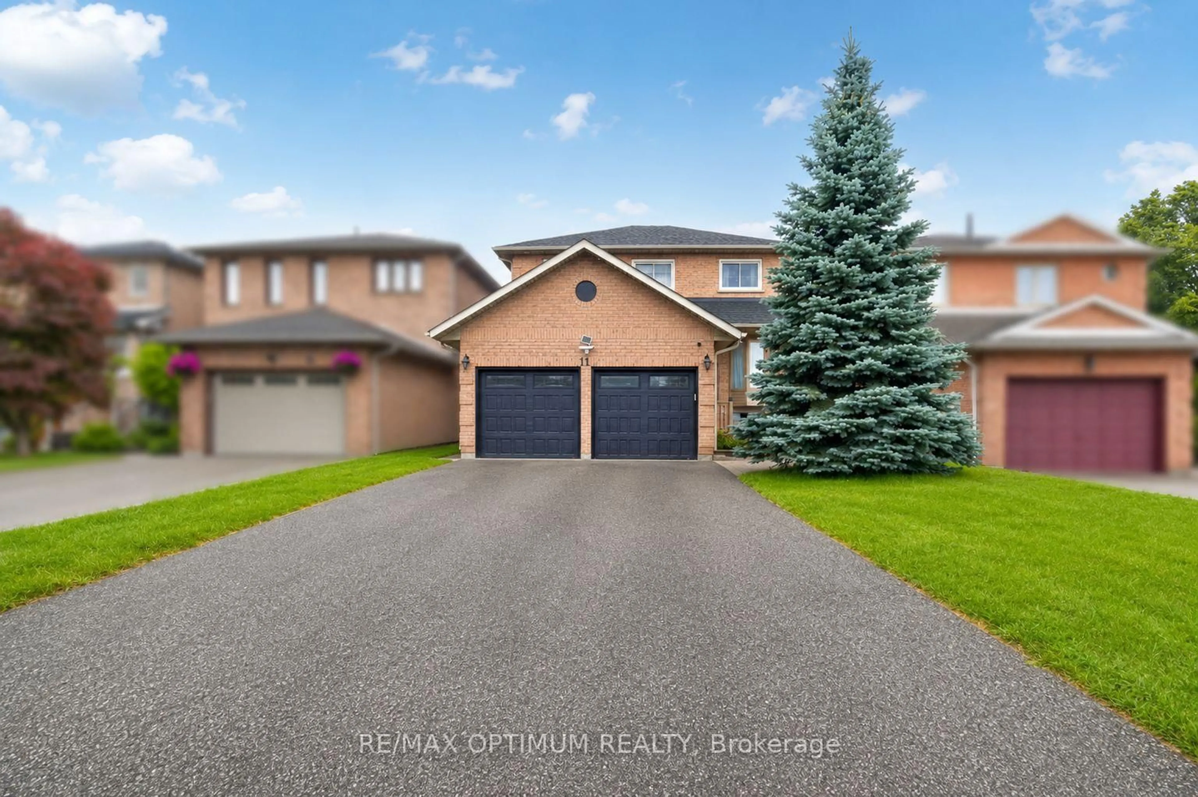 A pic from outside/outdoor area/front of a property/back of a property/a pic from drone, street for 11 Murkar Cres, Whitby Ontario L1N 8Y4