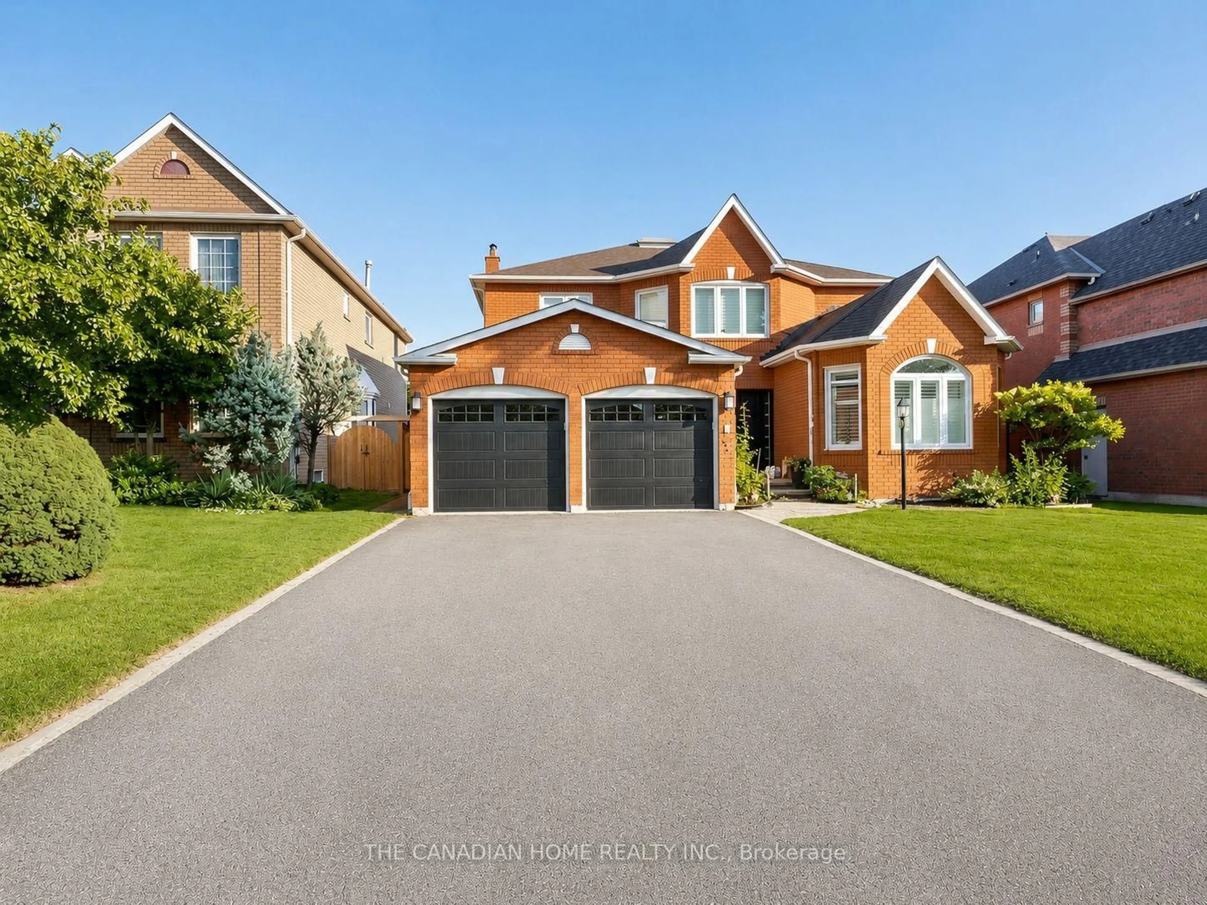 Home with brick exterior material, street for 19 Wigston Crt, Whitby Ontario L1R 2B9