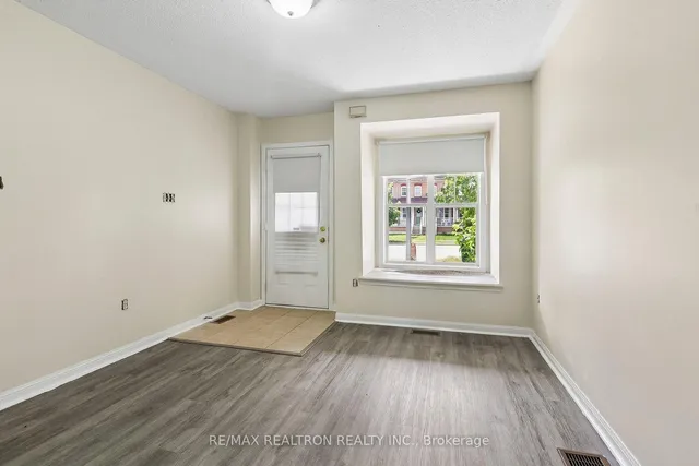 23 Ecopark Gate, Toronto 2