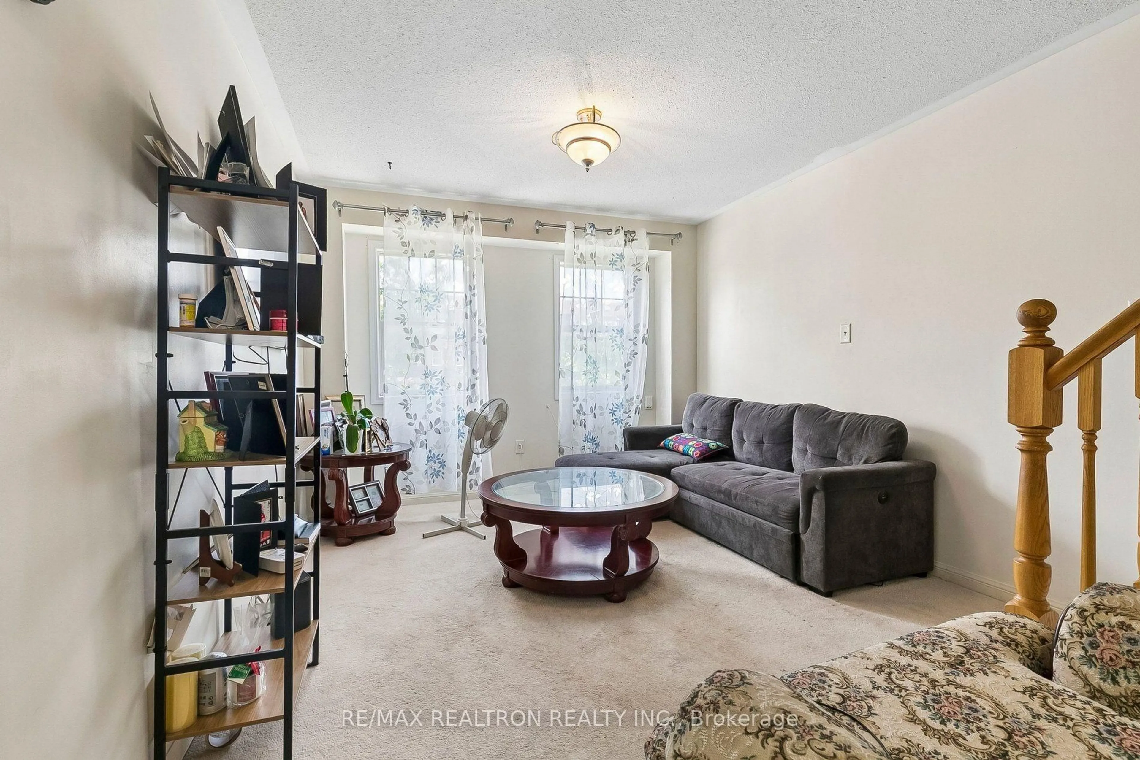 Living room with furniture, unknown for 23 Ecopark Gate, Toronto Ontario M1B 6G8