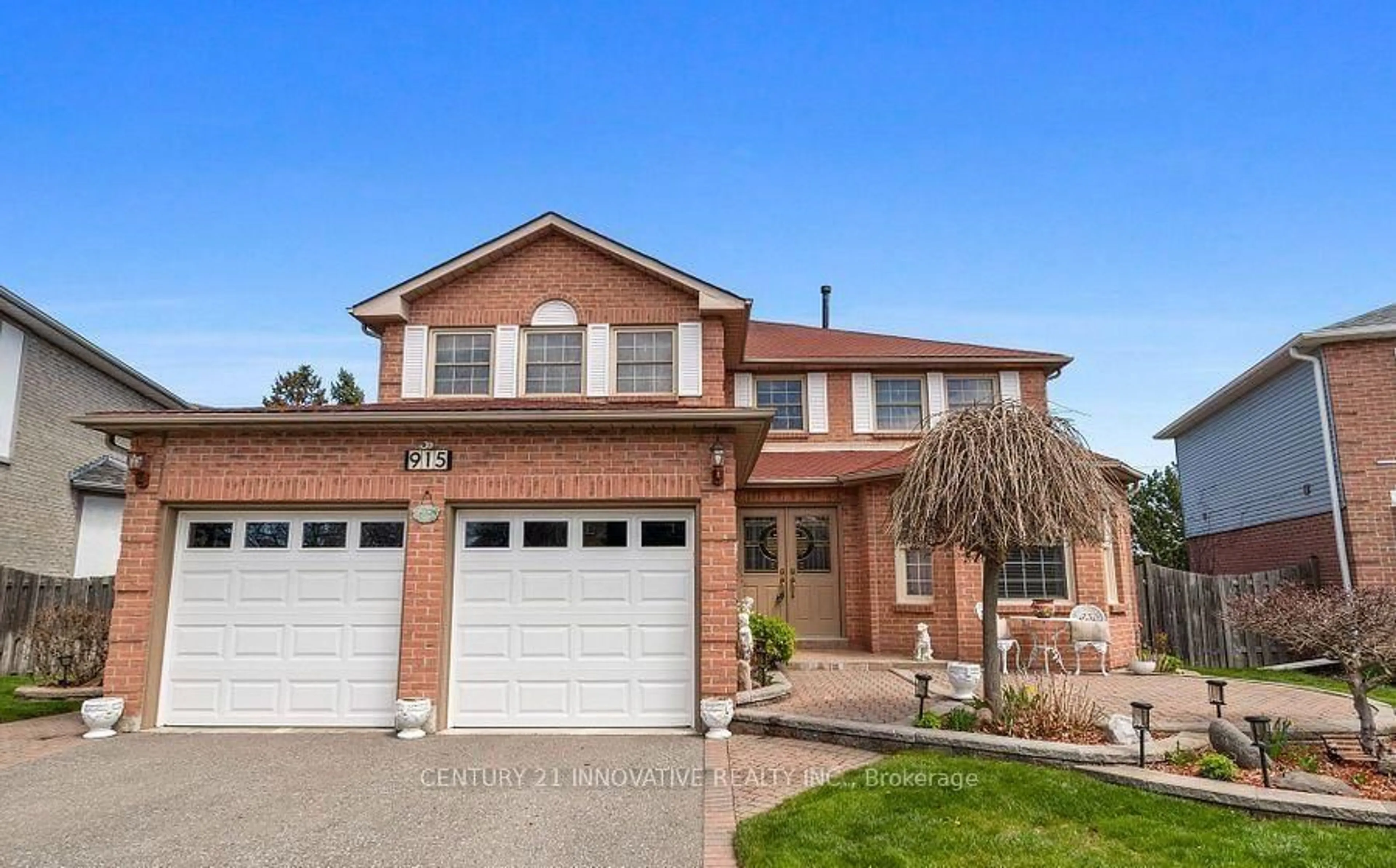 Home with brick exterior material, street for 915 Catskill Dr, Oshawa Ontario L1J 8J9
