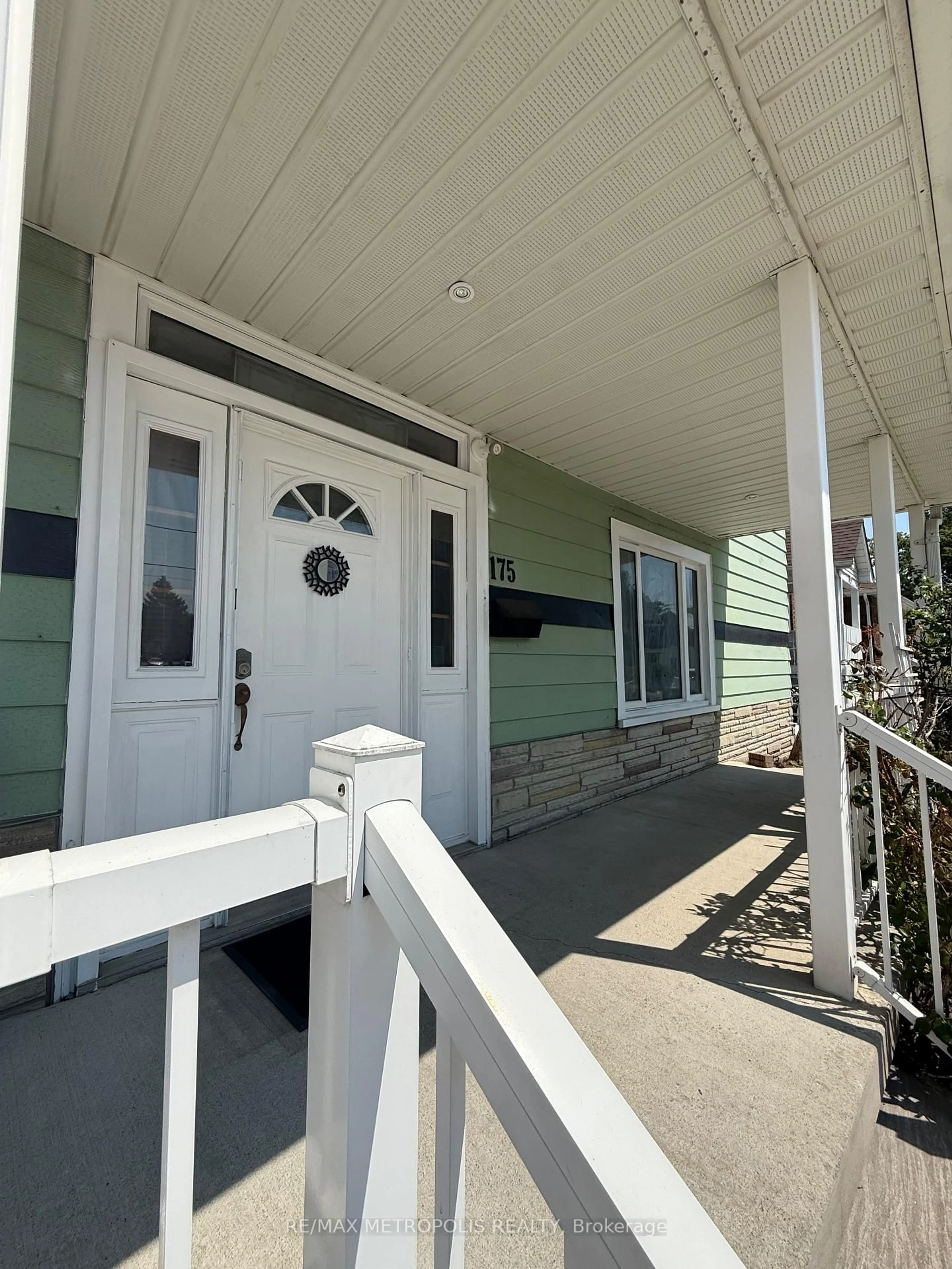 Unknown for 175 Celina St, Oshawa Ontario L1H 4N3
