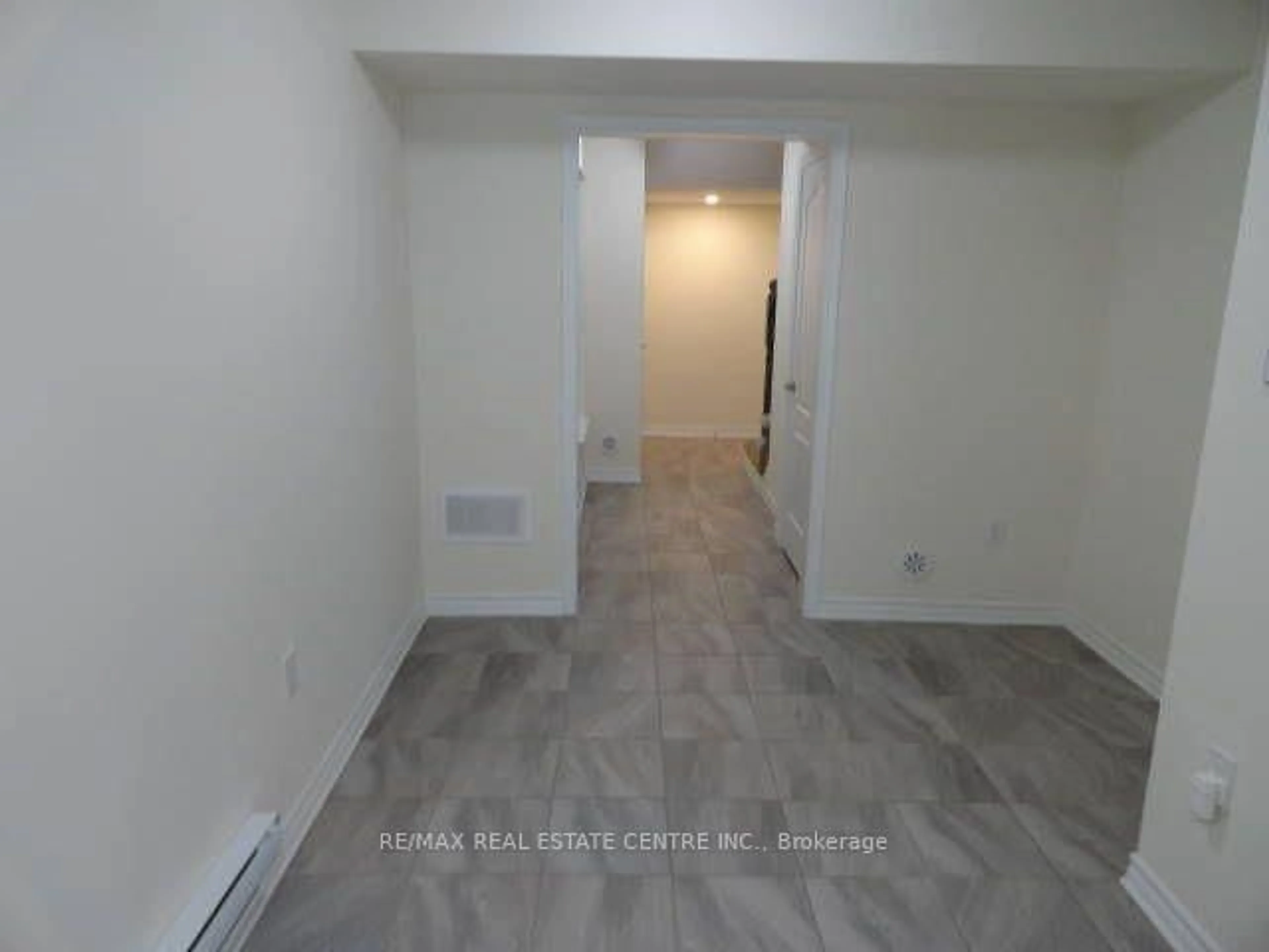 A pic of a room for 1084 Silk St, Pickering Ontario L1X 0E8