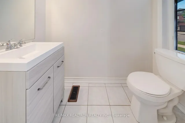 295 Northglen Blvd, Clarington 5