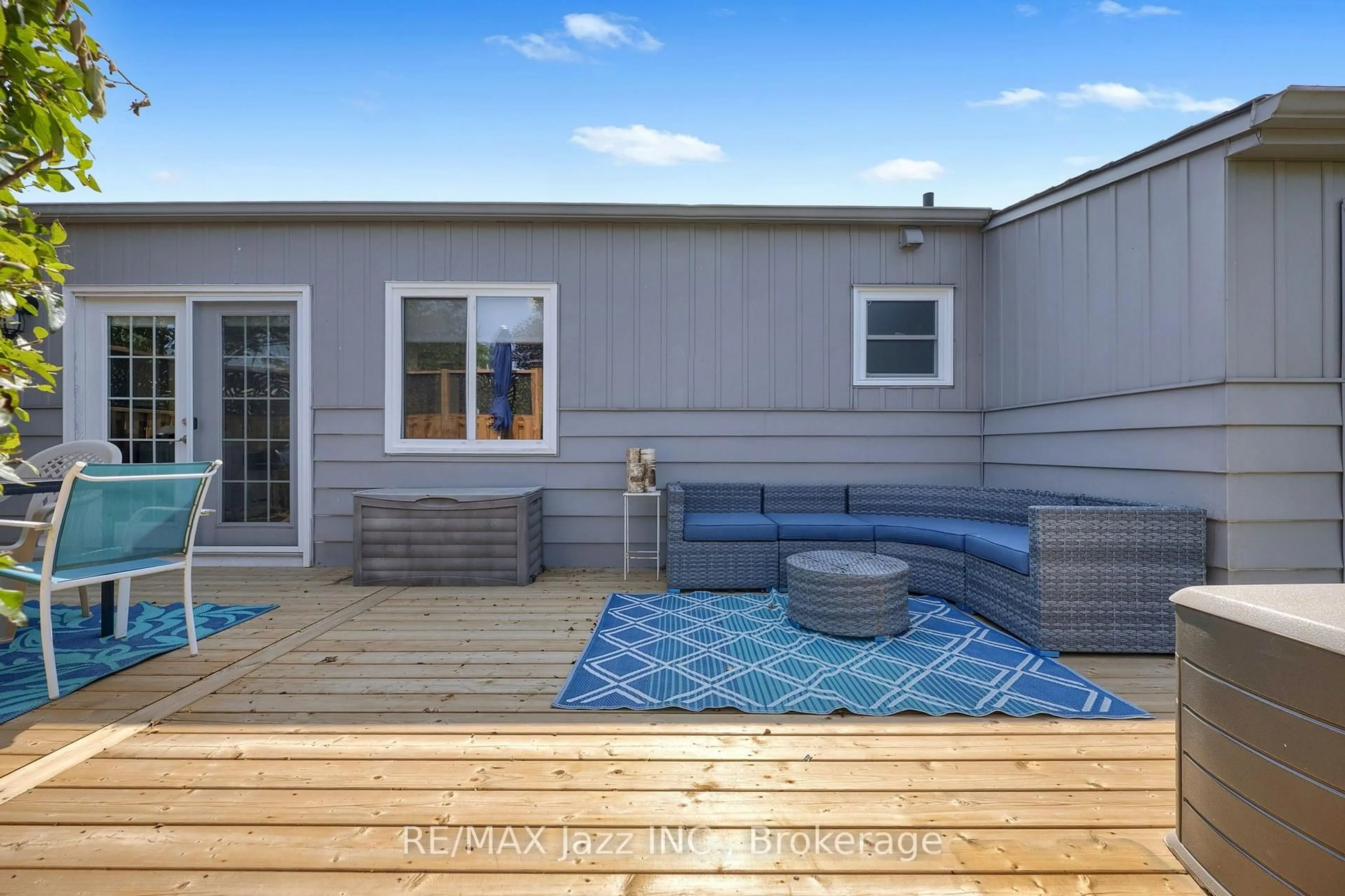 Patio, unknown for 8 Wheelhouse Dr, Clarington Ontario L1B 1B9