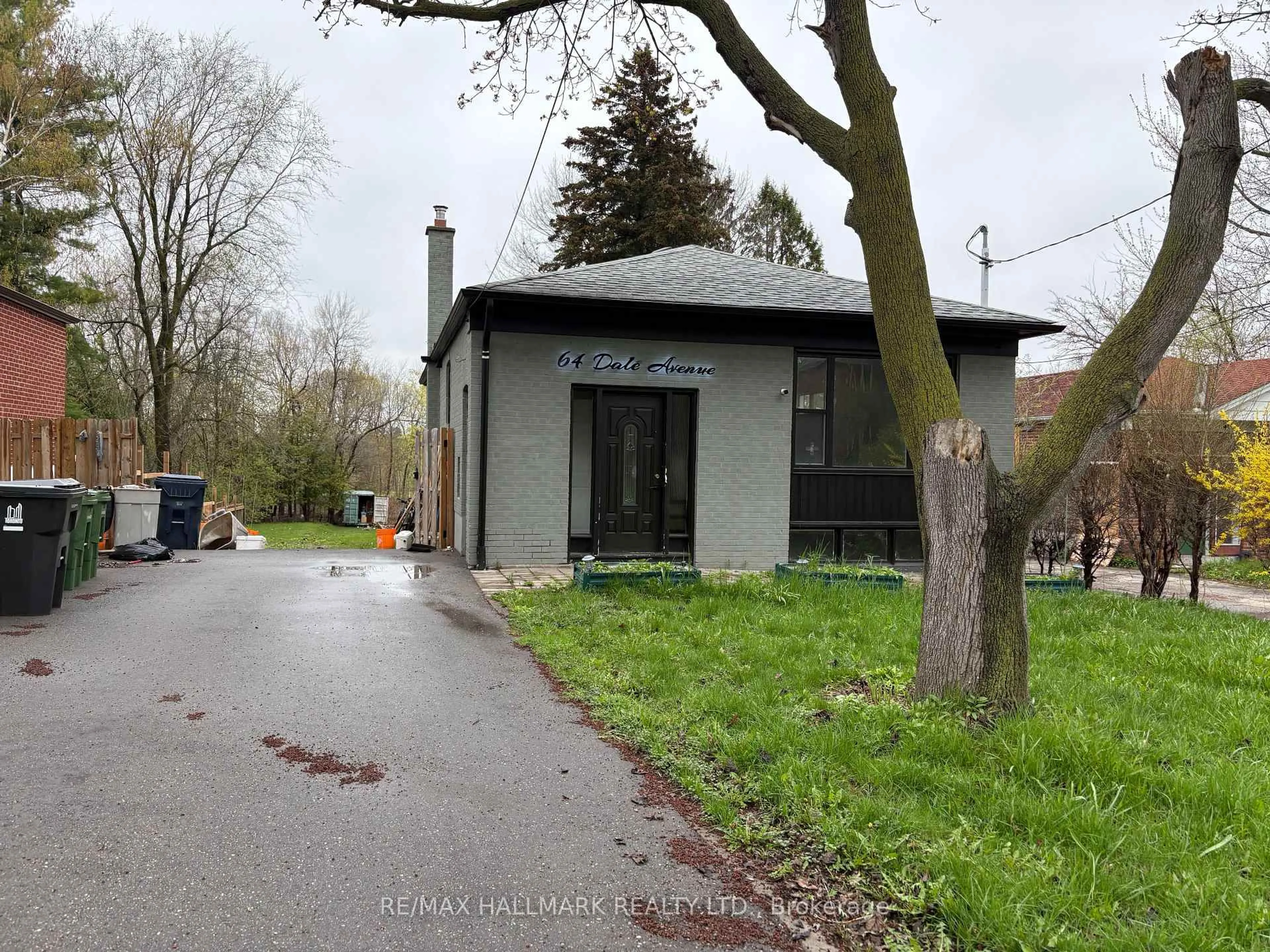Shed for 64 Dale Ave, Toronto Ontario M1J 3J5