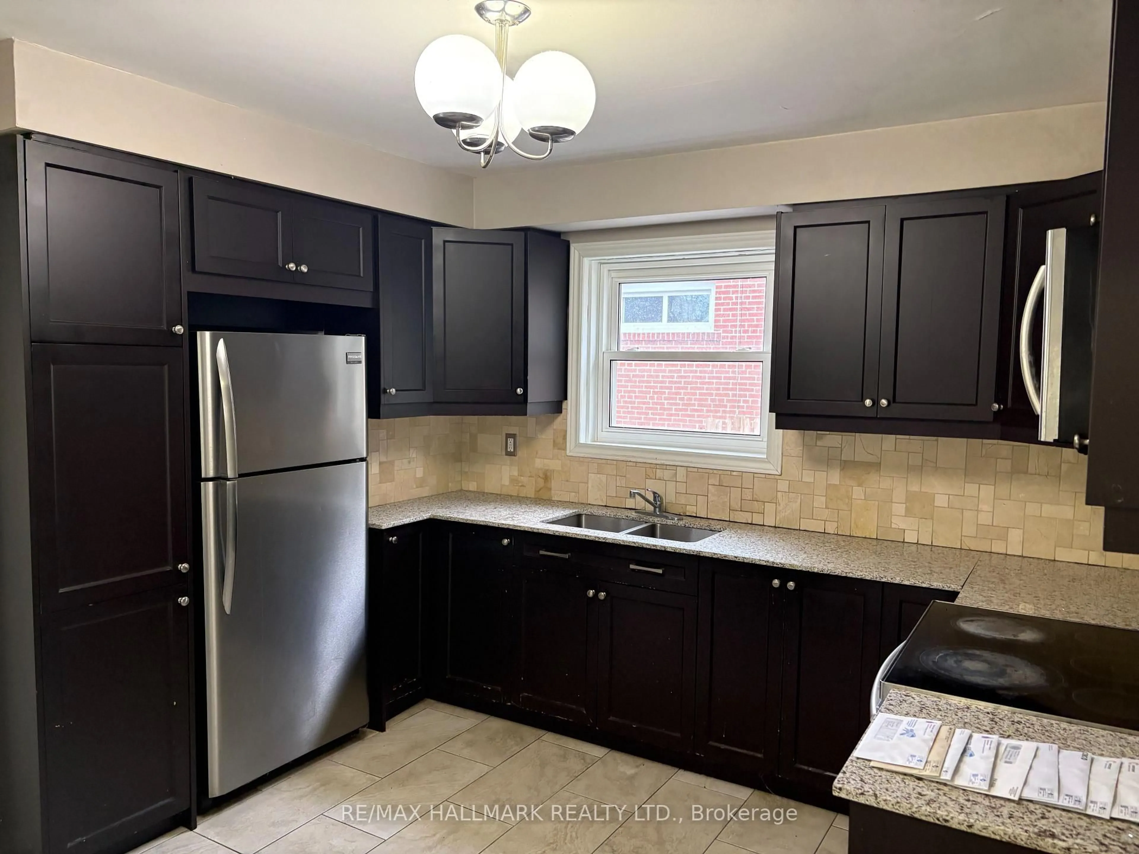 Standard kitchen, ceramic/tile floor for 64 Dale Ave, Toronto Ontario M1J 3J5