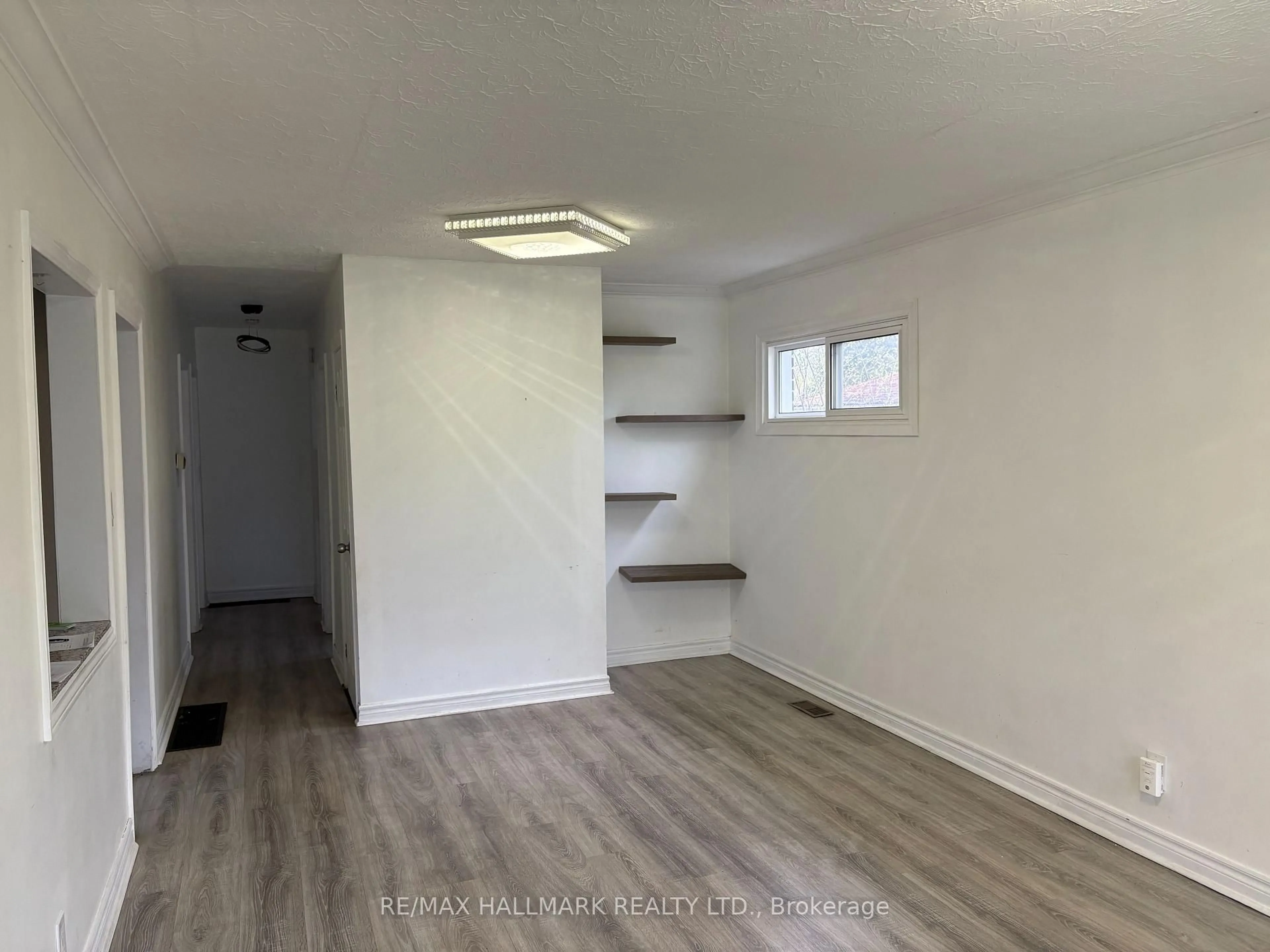 A pic of a room for 64 Dale Ave, Toronto Ontario M1J 3J5