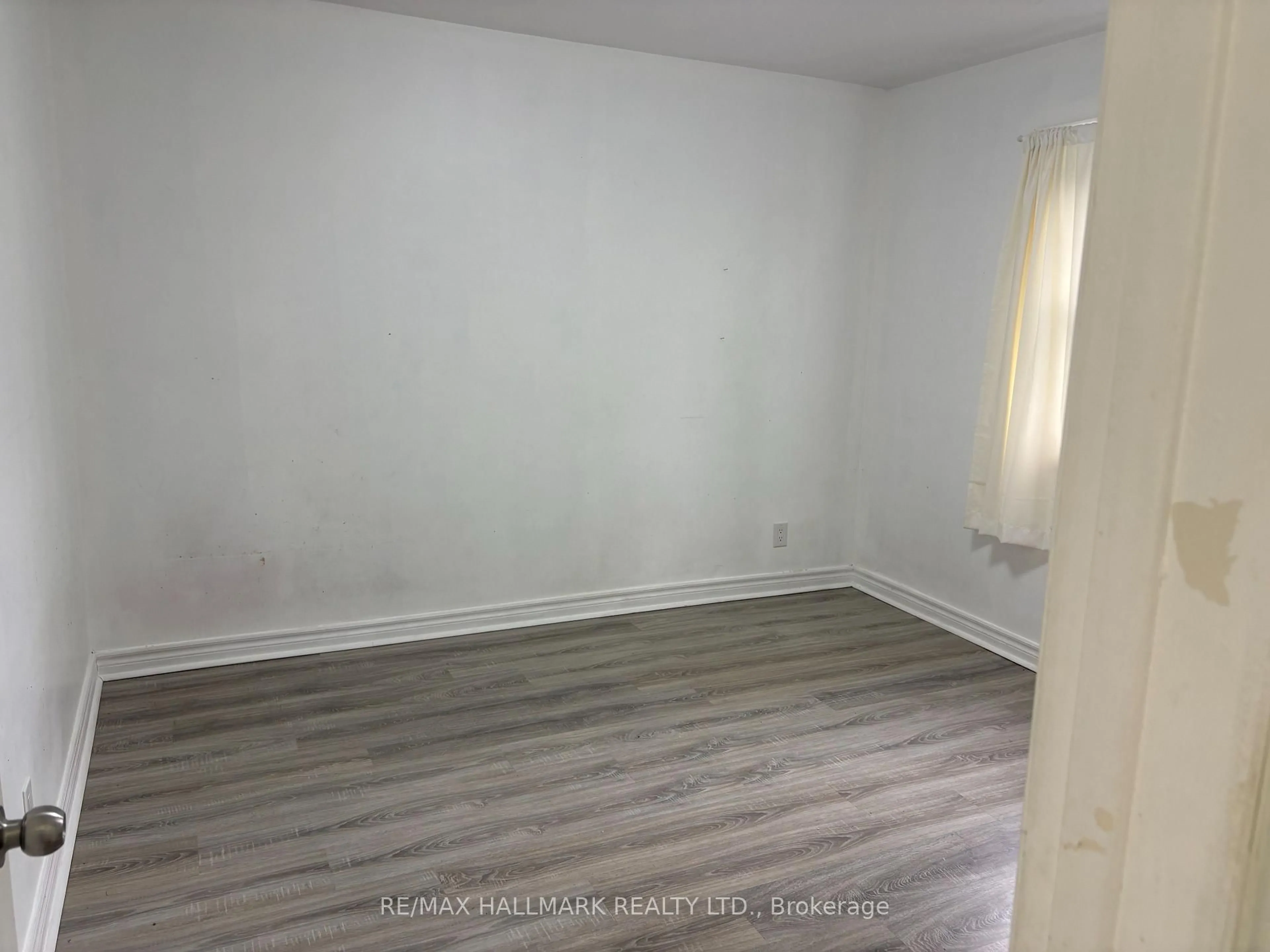 A pic of a room for 64 Dale Ave, Toronto Ontario M1J 3J5