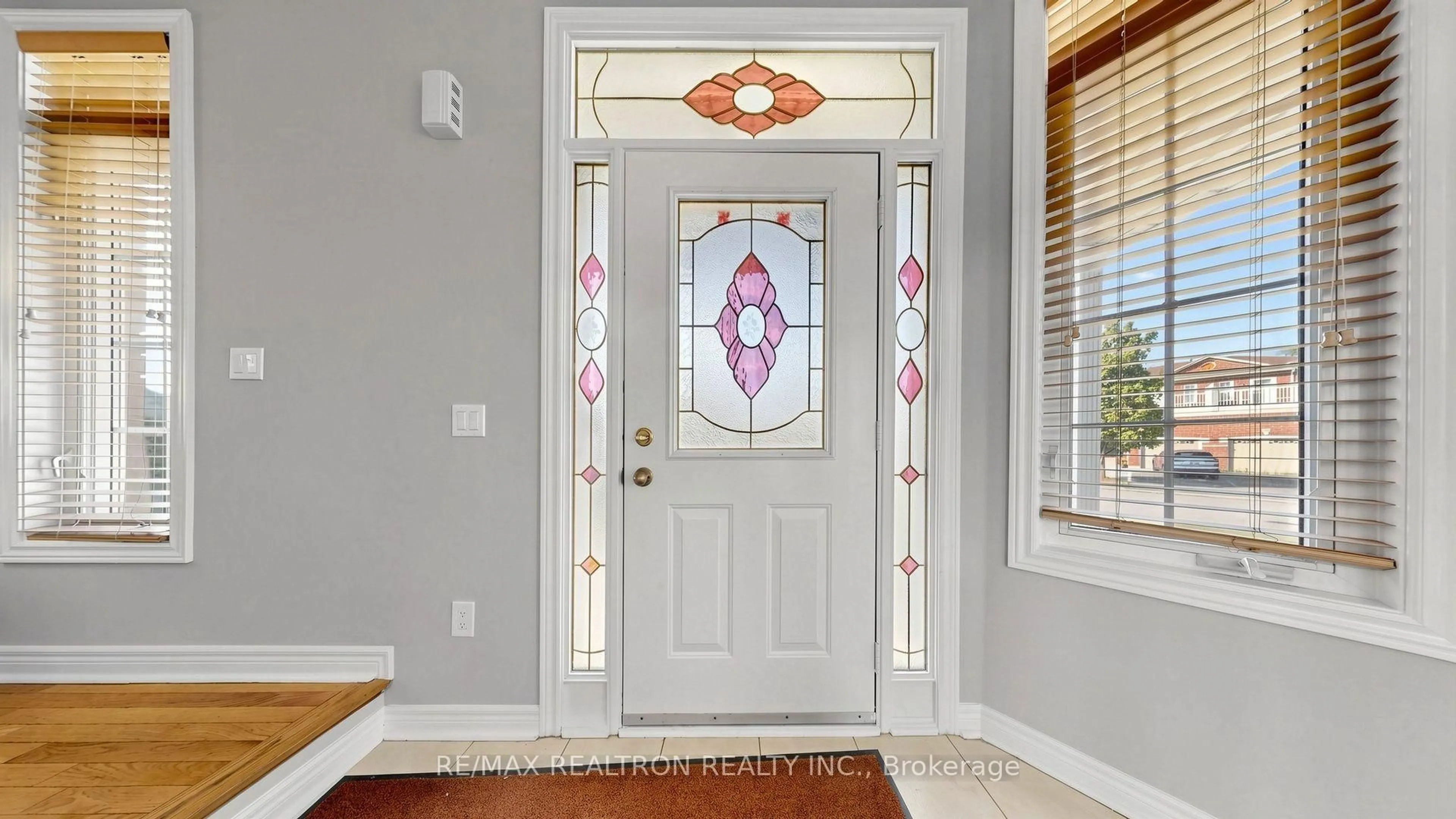 Indoor entryway for 81 Mourning Dove Cres, Toronto Ontario M1B 6A8