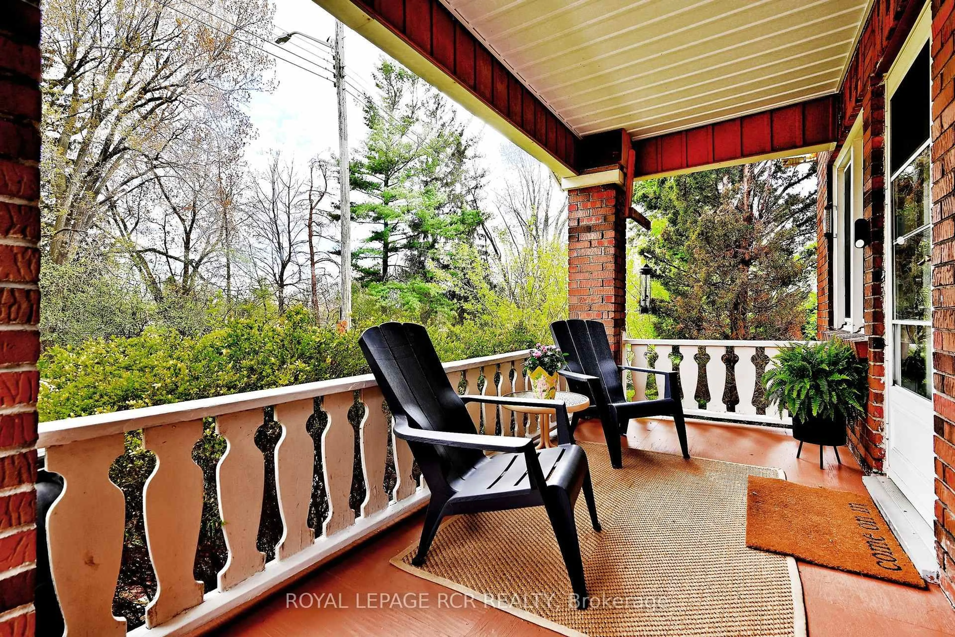 Patio, street for 116 Buckingham Ave, Oshawa Ontario L1G 2K5