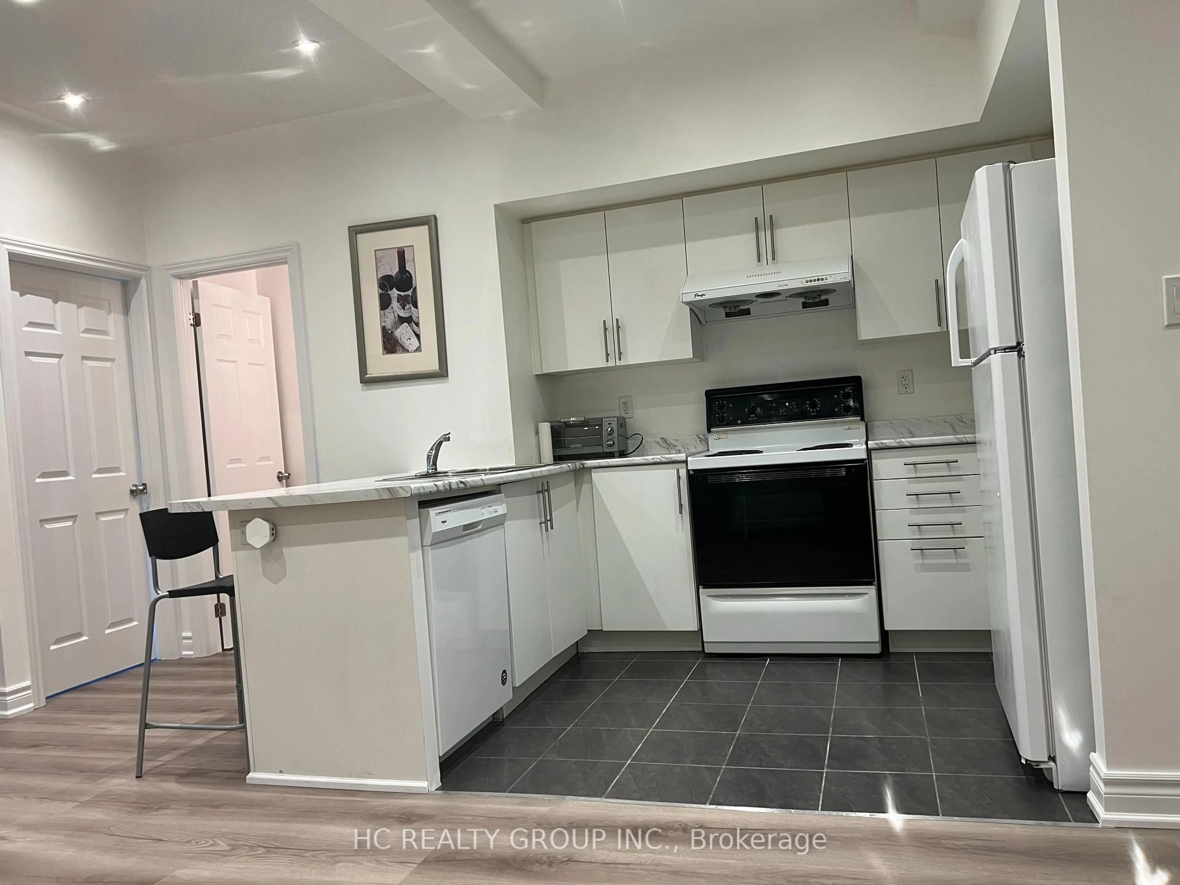 Standard kitchen, unknown for 15 Eaton Park Lane #26, Toronto Ontario M1W 0A5