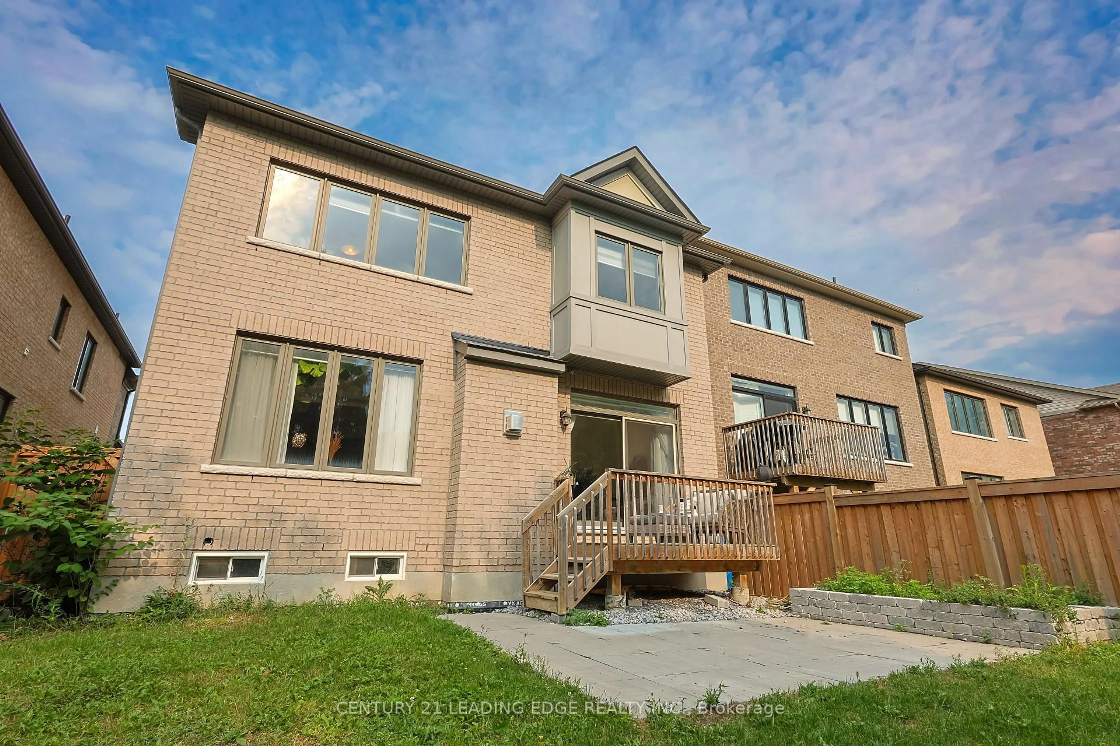 Home with brick exterior material, unknown for 60 Bremner St, Whitby Ontario L1R 0P8