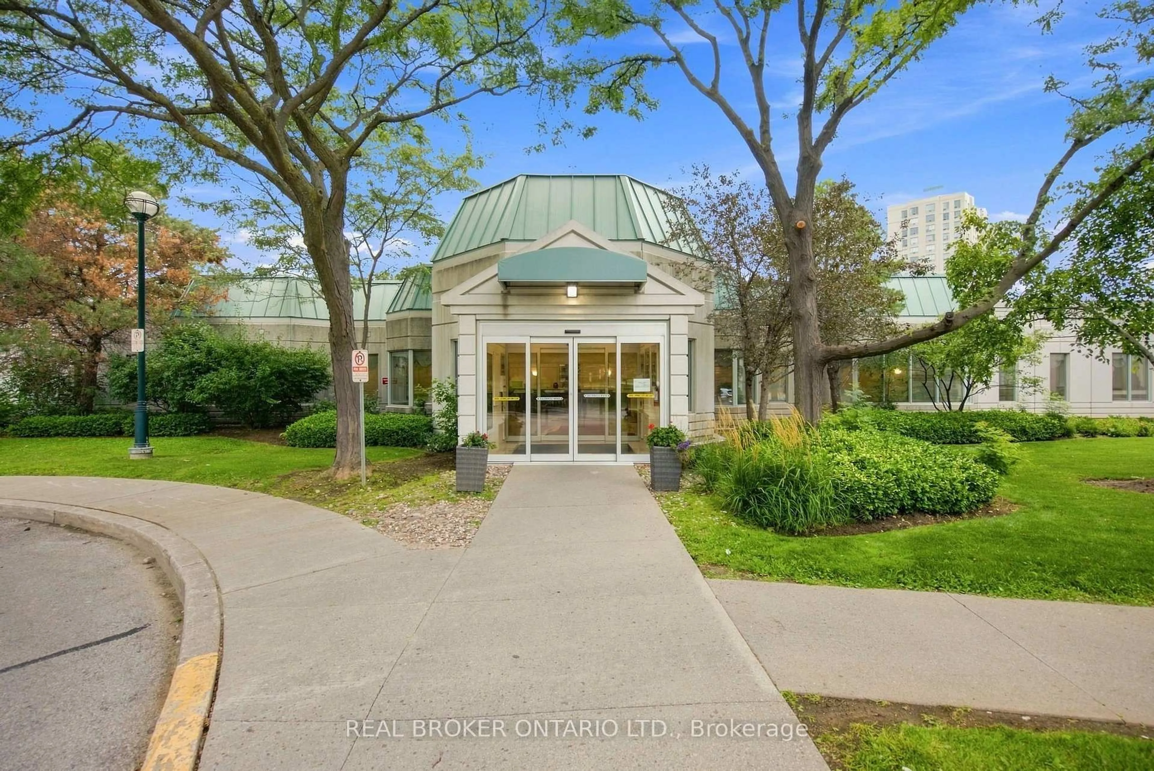 Indoor foyer for 5001 Finch Ave #709, Toronto Ontario M1S 5J9