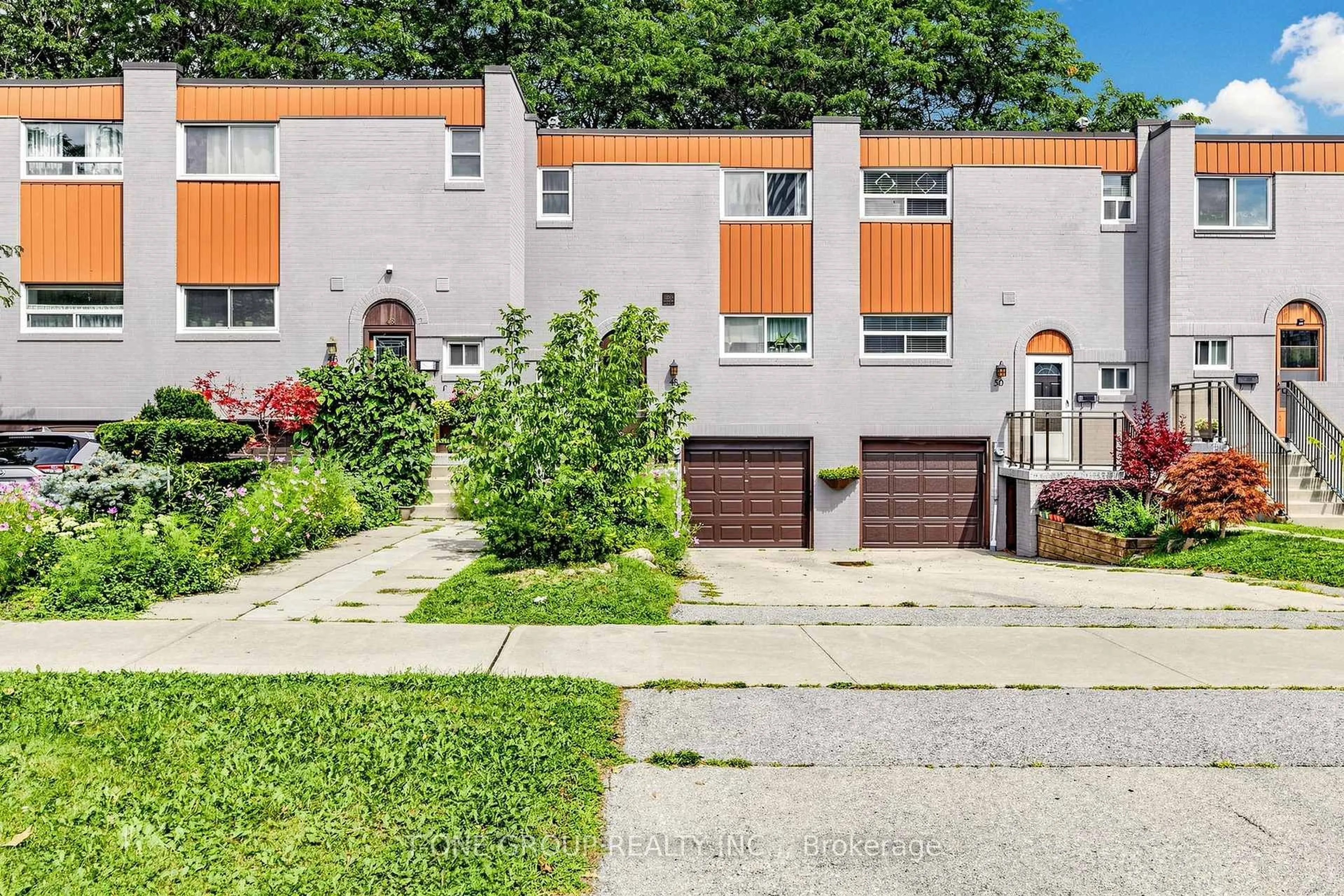 A pic from outside/outdoor area/front of a property/back of a property/a pic from drone, street for 48 Bonis Ave, Toronto Ontario M1T 2V1