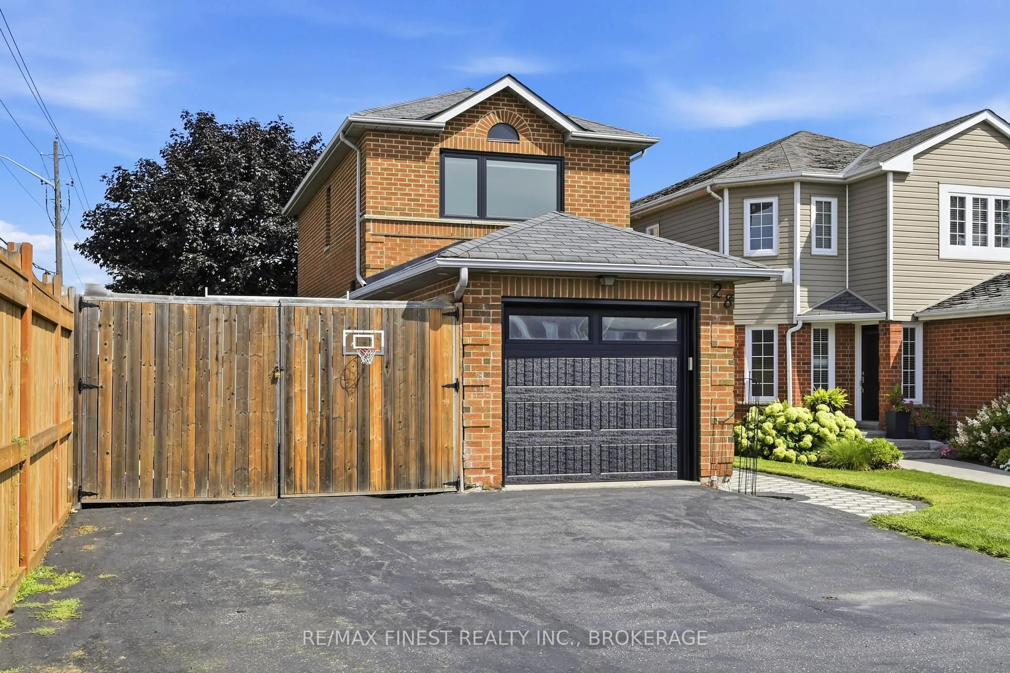 Home with brick exterior material, street for 28 Melborne Crt, Whitby Ontario L1R 1S2
