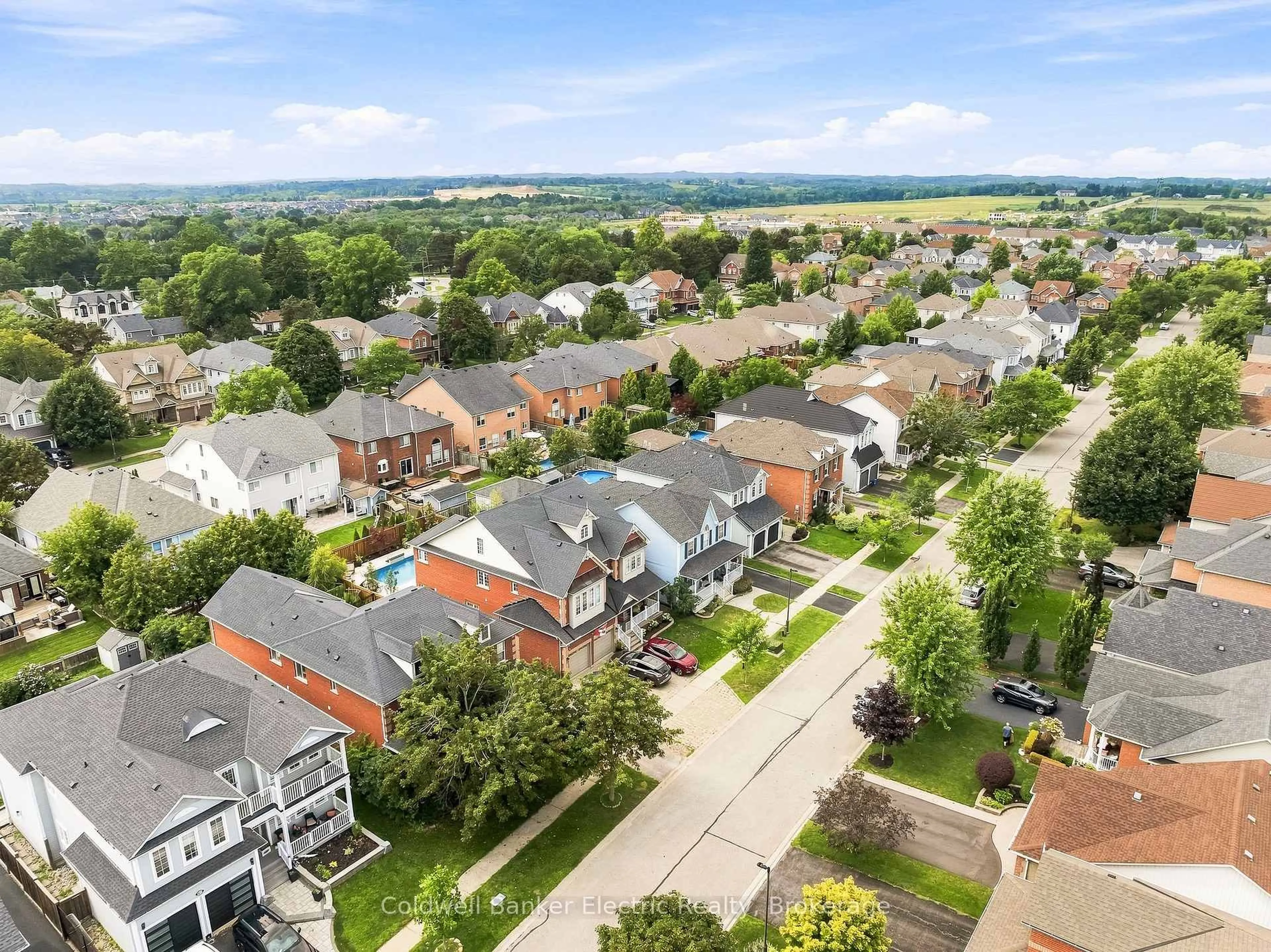 A pic from outside/outdoor area/front of a property/back of a property/a pic from drone, unknown for 69 Downey Dr, Whitby Ontario L1M 1J6
