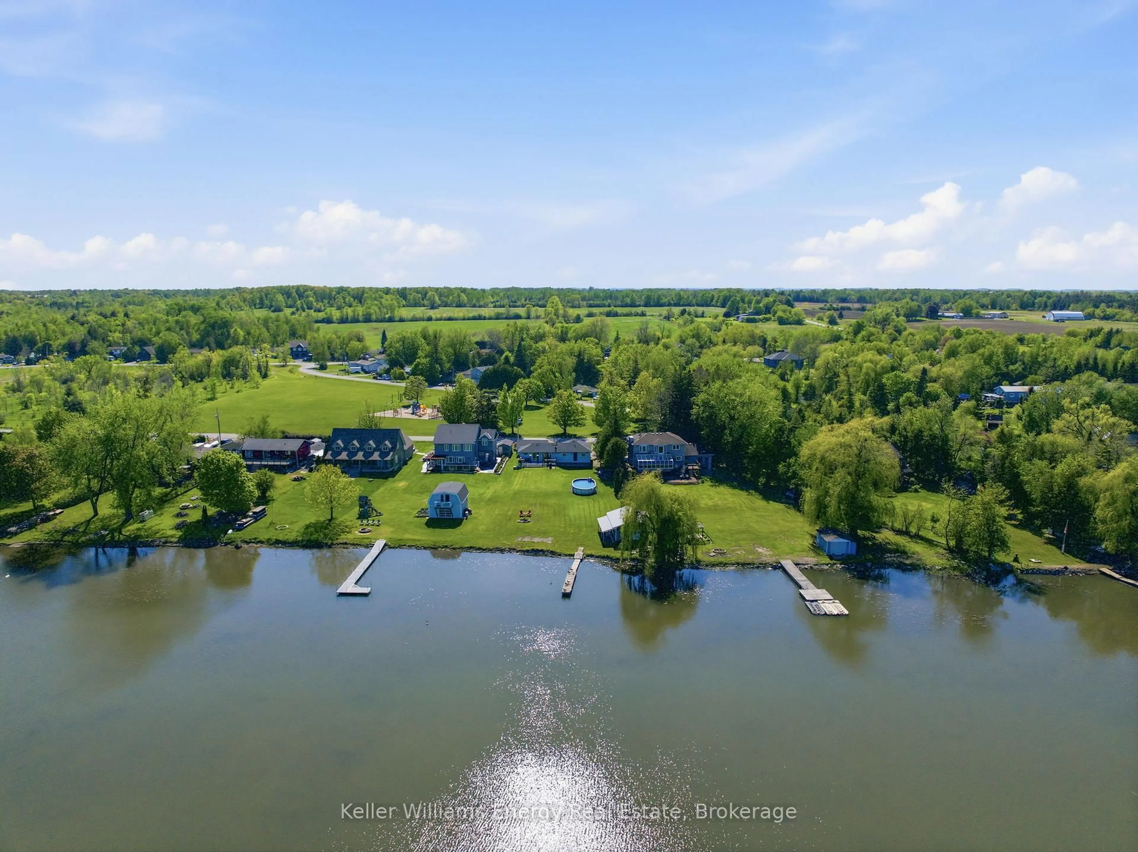 A pic from outside/outdoor area/front of a property/back of a property/a pic from drone, water/lake/river/ocean view for 67 Edgewood Cres, Scugog Ontario L9L 1B6