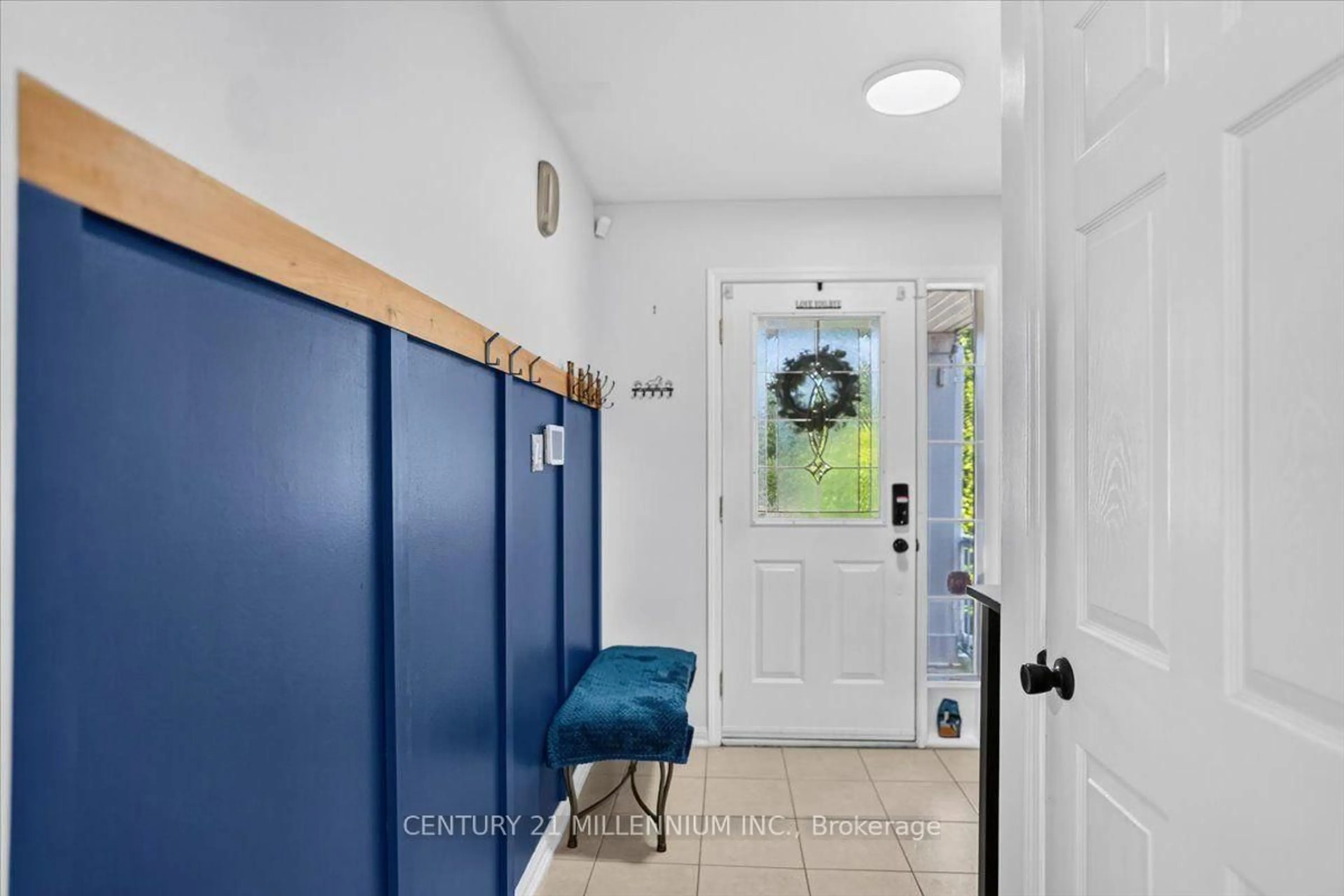 Indoor entryway for 23 Eldad Dr, Clarington Ontario L1C 5L1