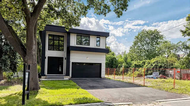 8B Lamont Ave, Toronto 2