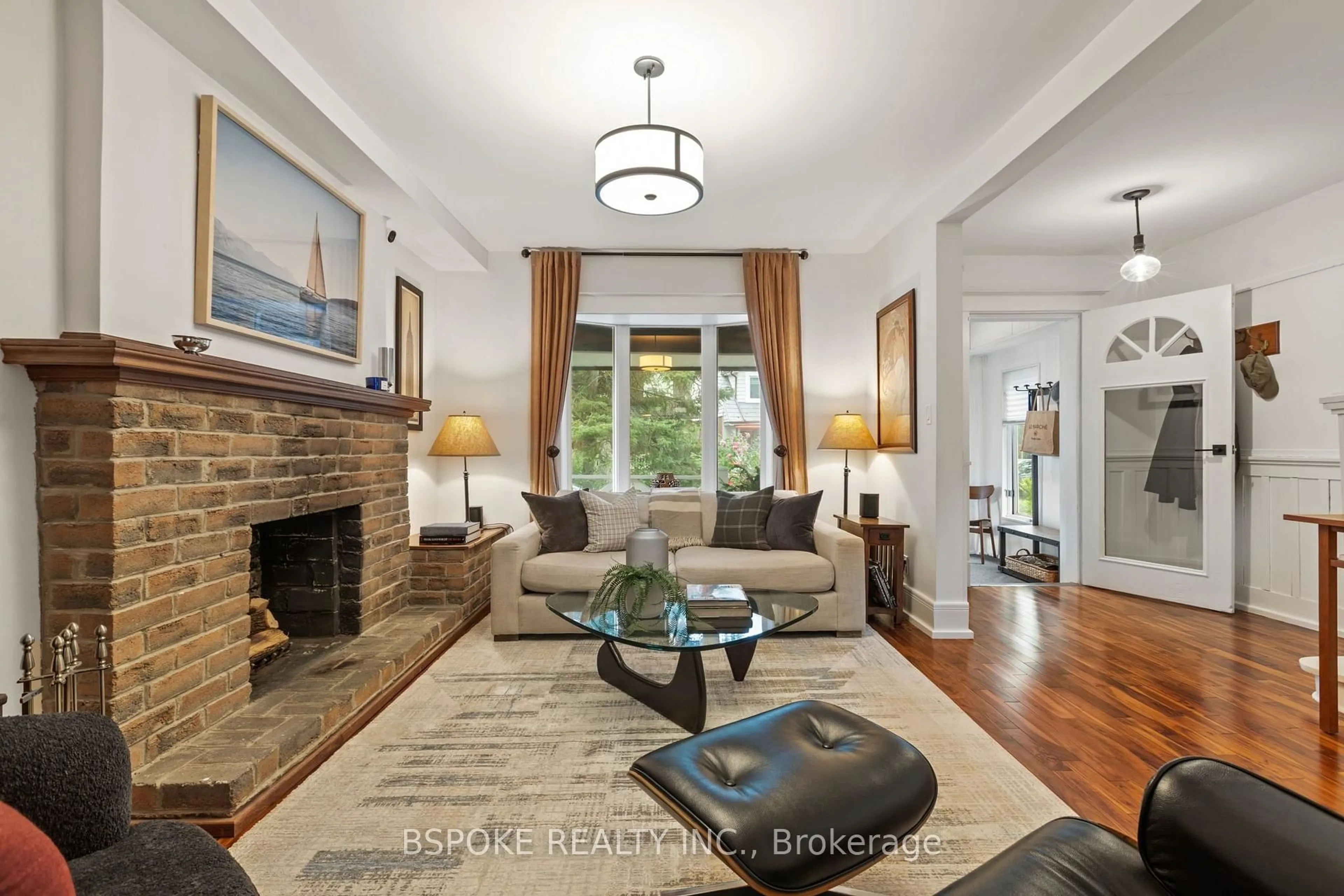 Living room with furniture, unknown for 126 Oakcrest Ave, Toronto Ontario M4C 1B9