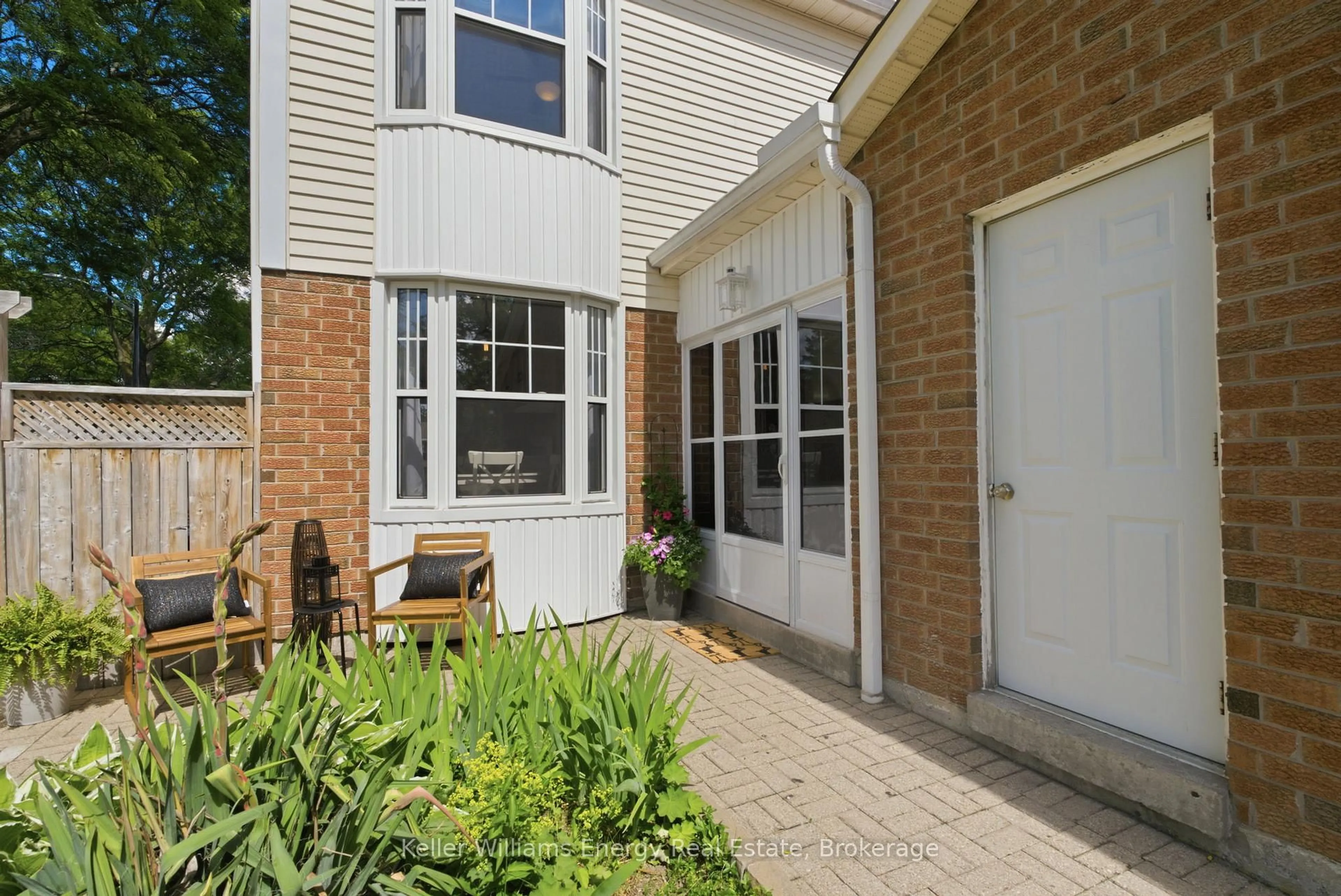Unknown for 25 Habitant Cres, Whitby Ontario L1P 1E1