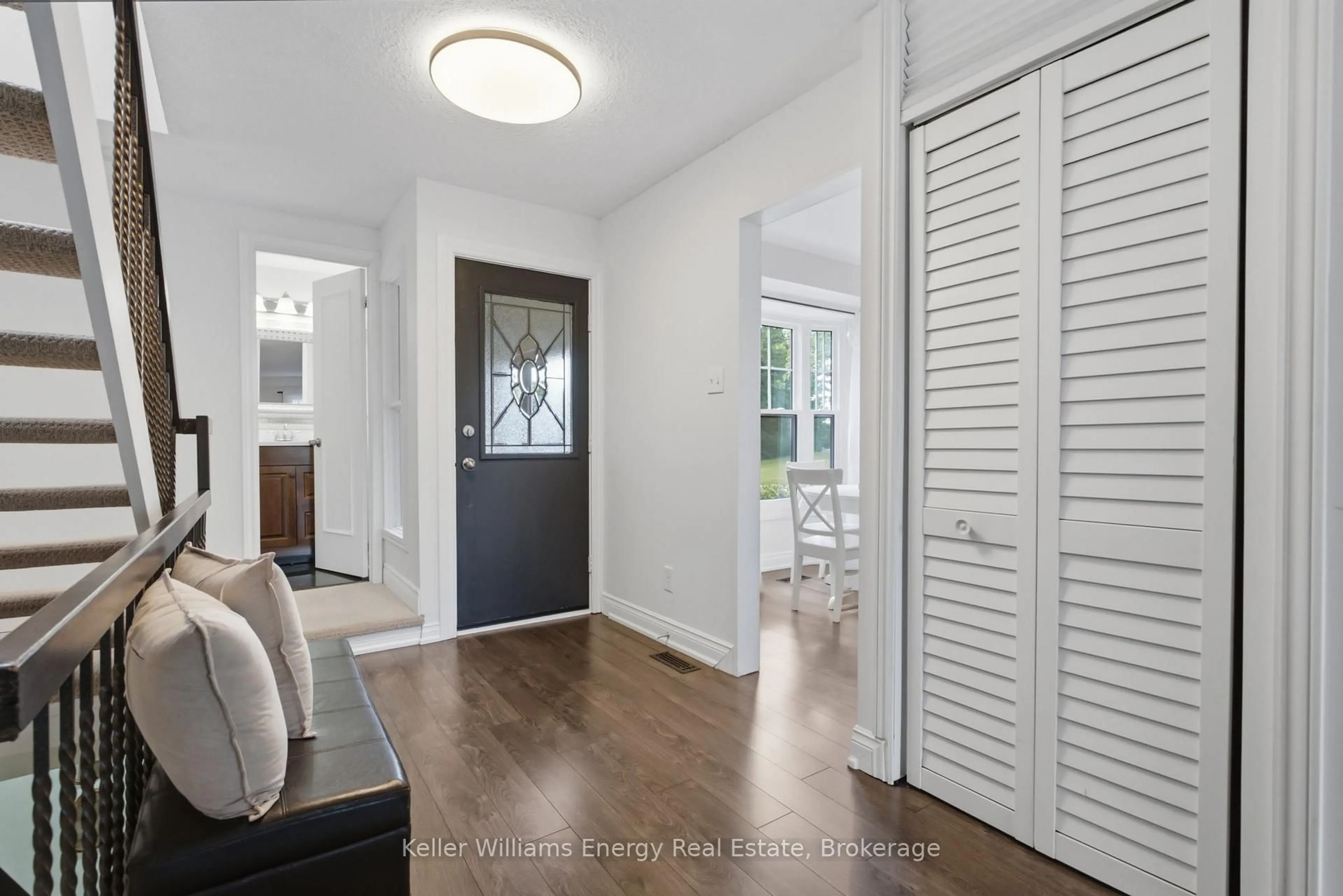 Indoor entryway for 25 Habitant Cres, Whitby Ontario L1P 1E1