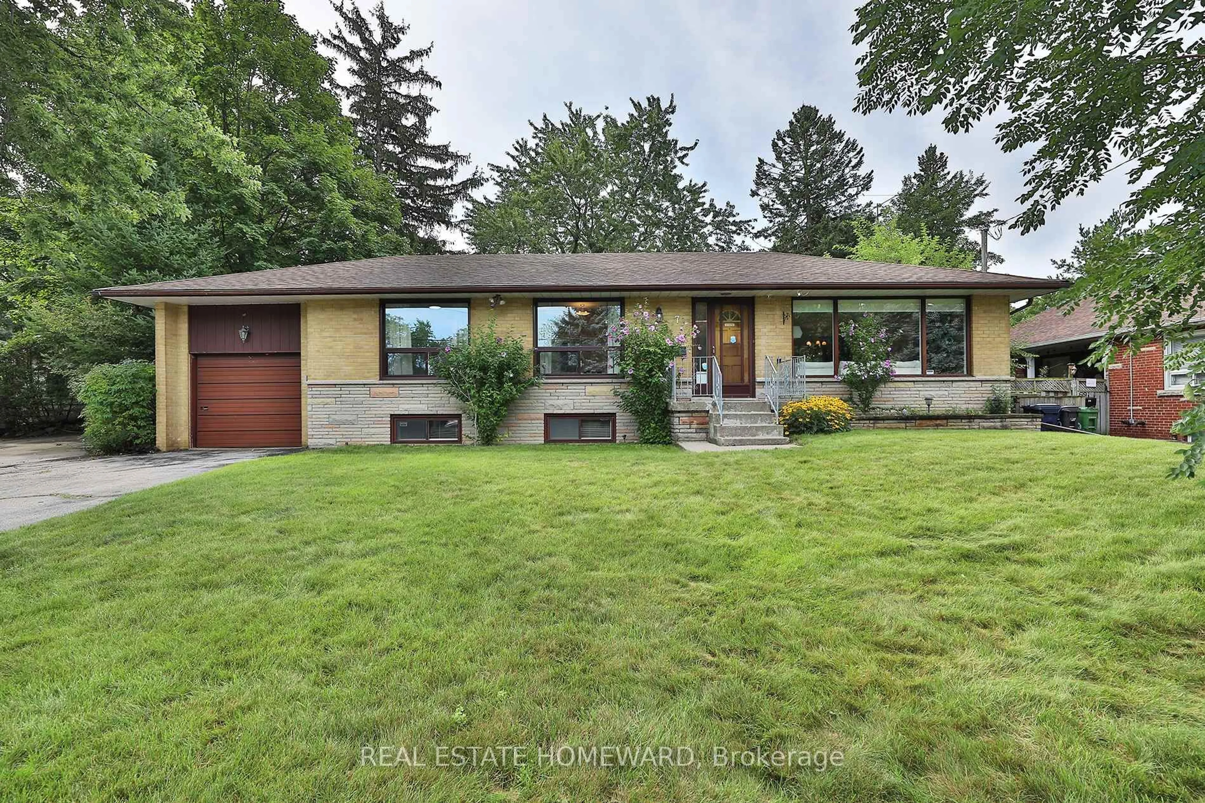 Home with brick exterior material, street for 71 Gatesview Ave, Toronto Ontario M1J 3G4
