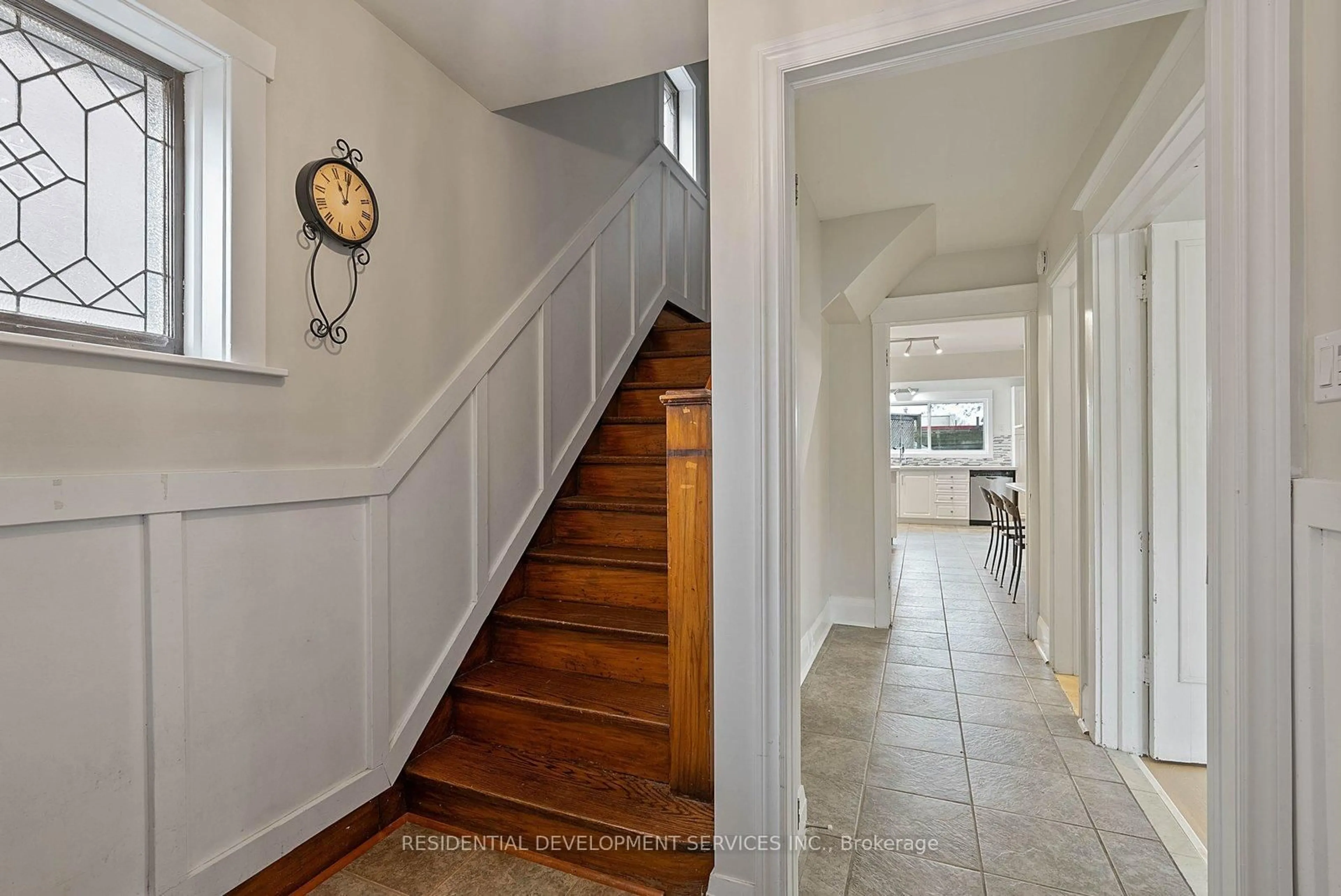 Indoor entryway for 363 Strathmore Blvd, Toronto Ontario M4C 1N4