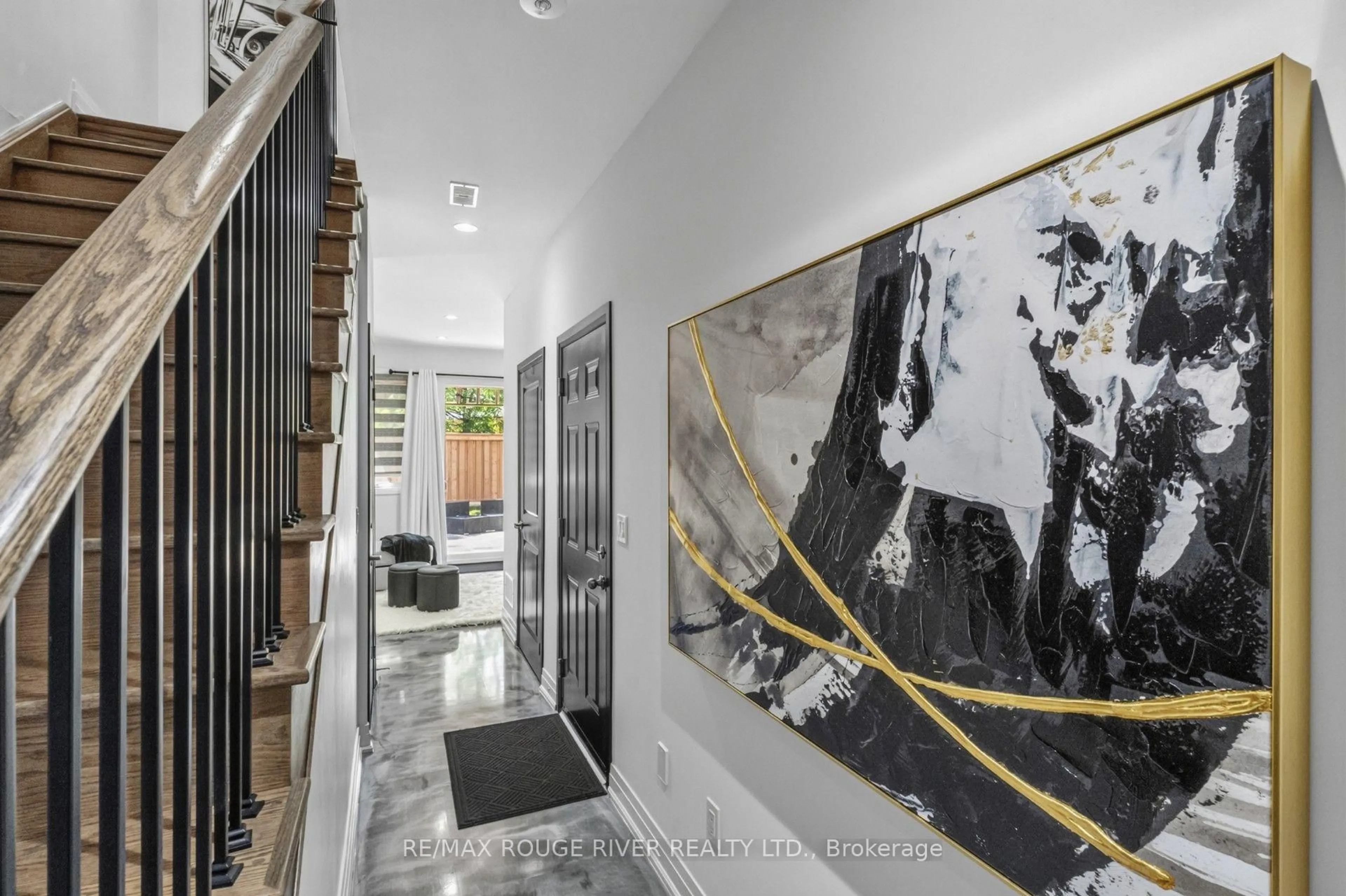 Indoor entryway for 24 Waterside Way, Whitby Ontario L1N 0N1