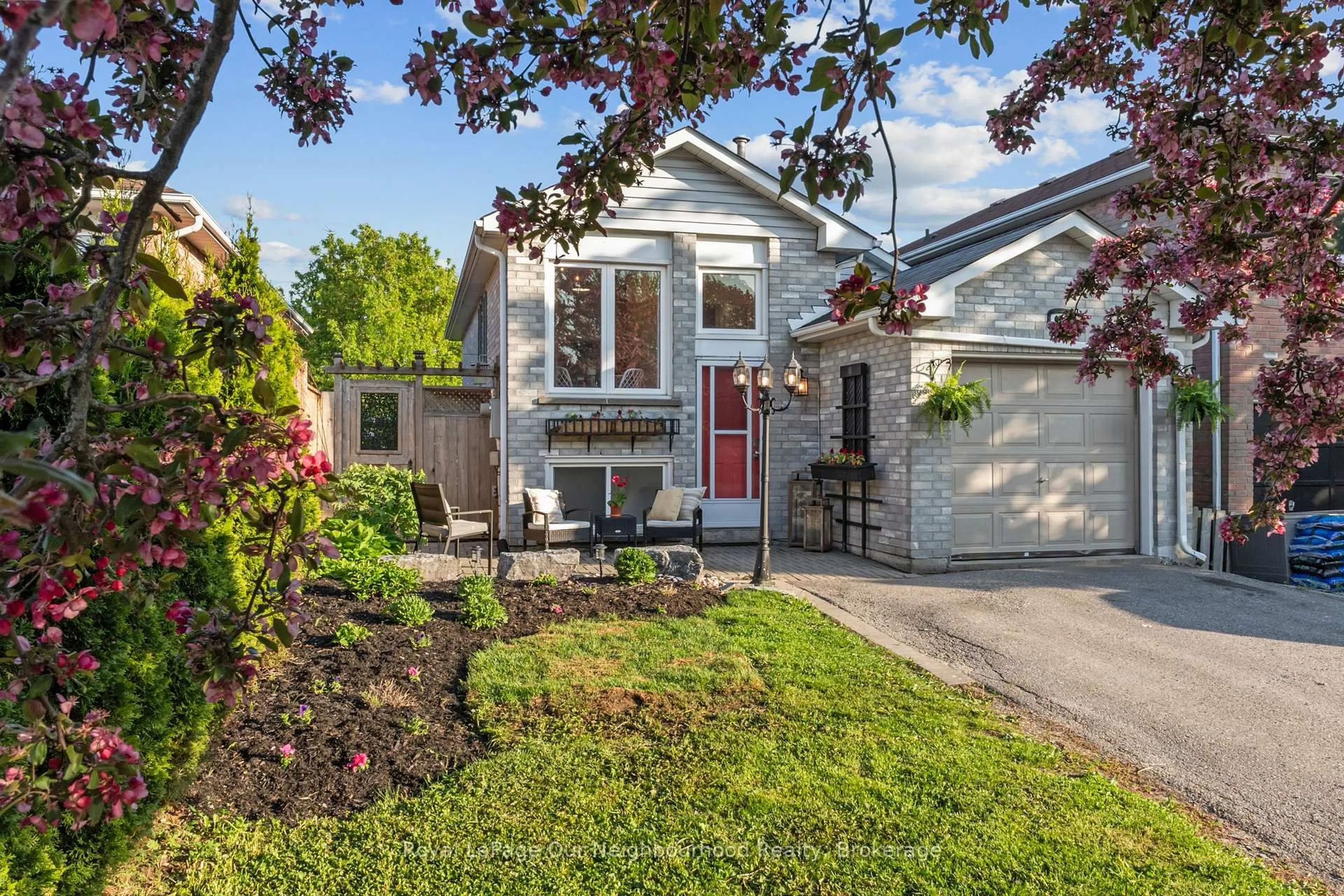Unknown for 42 Glanville Cres, Clarington Ontario L1C 4L7