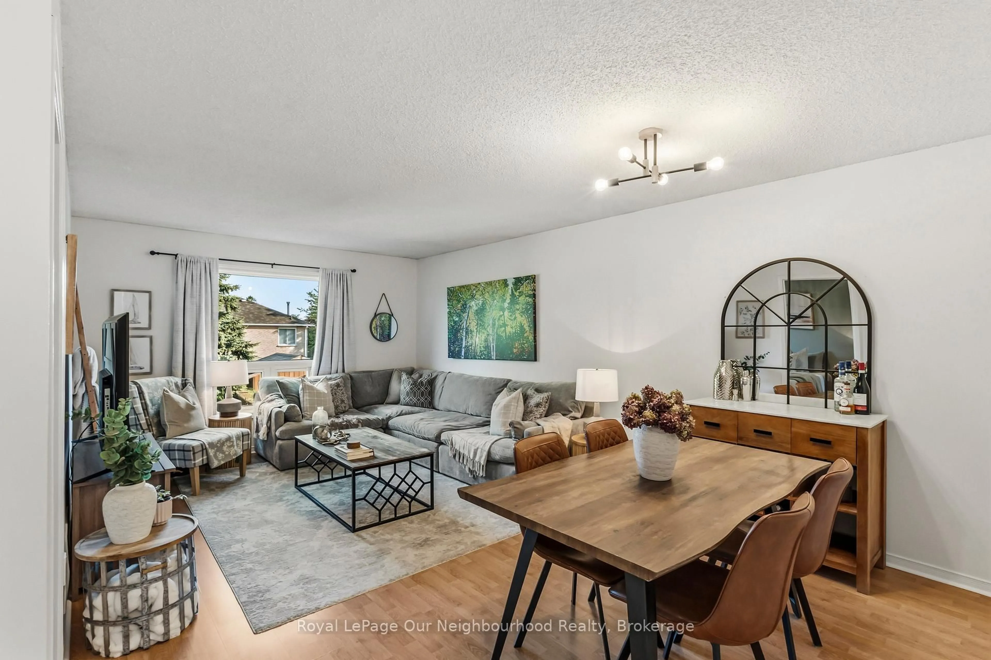 Living room with furniture, unknown for 42 Glanville Cres, Clarington Ontario L1C 4L7