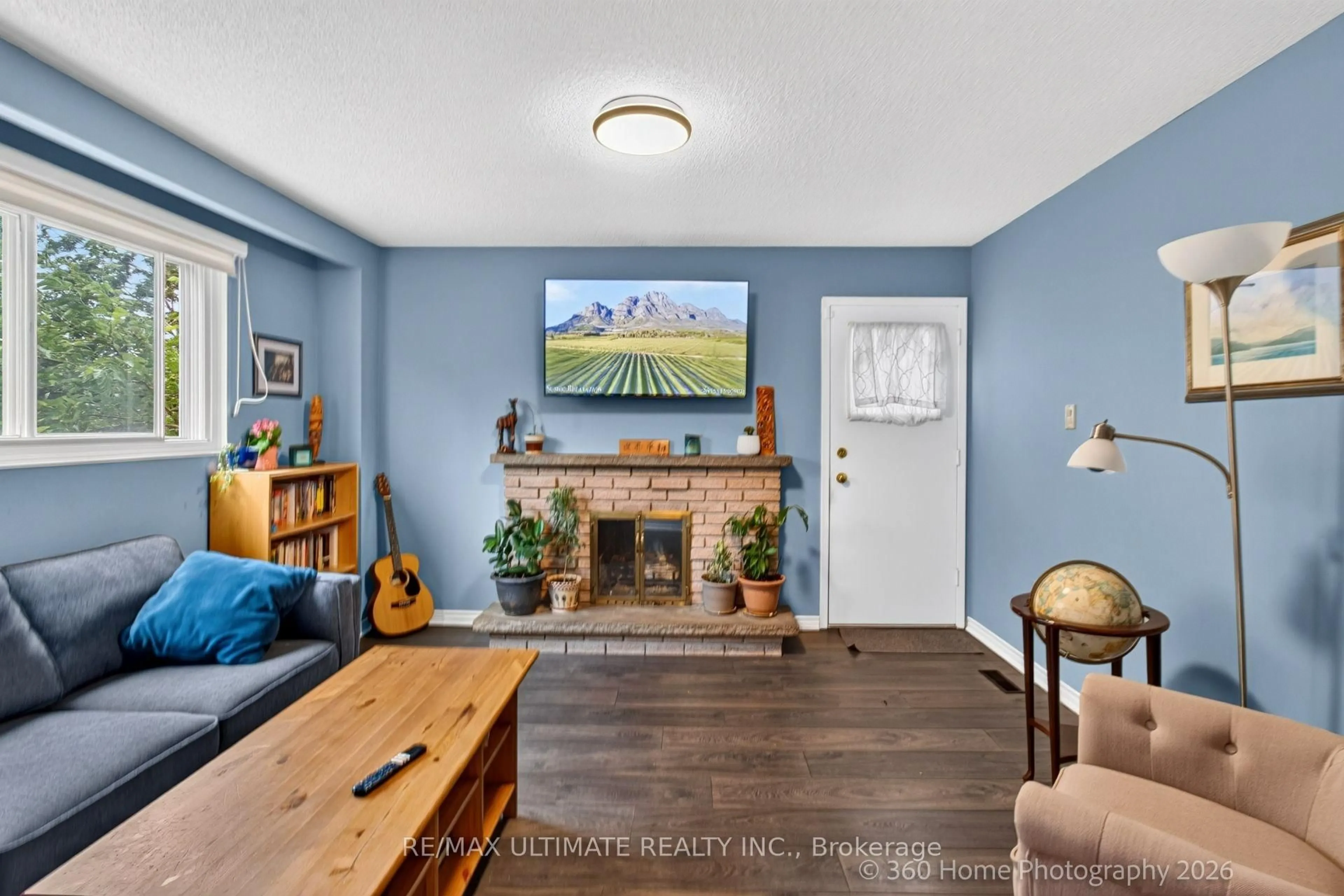 Living room with furniture, unknown for 146 Beaverbrook Crt, Toronto Ontario M1C 3A9
