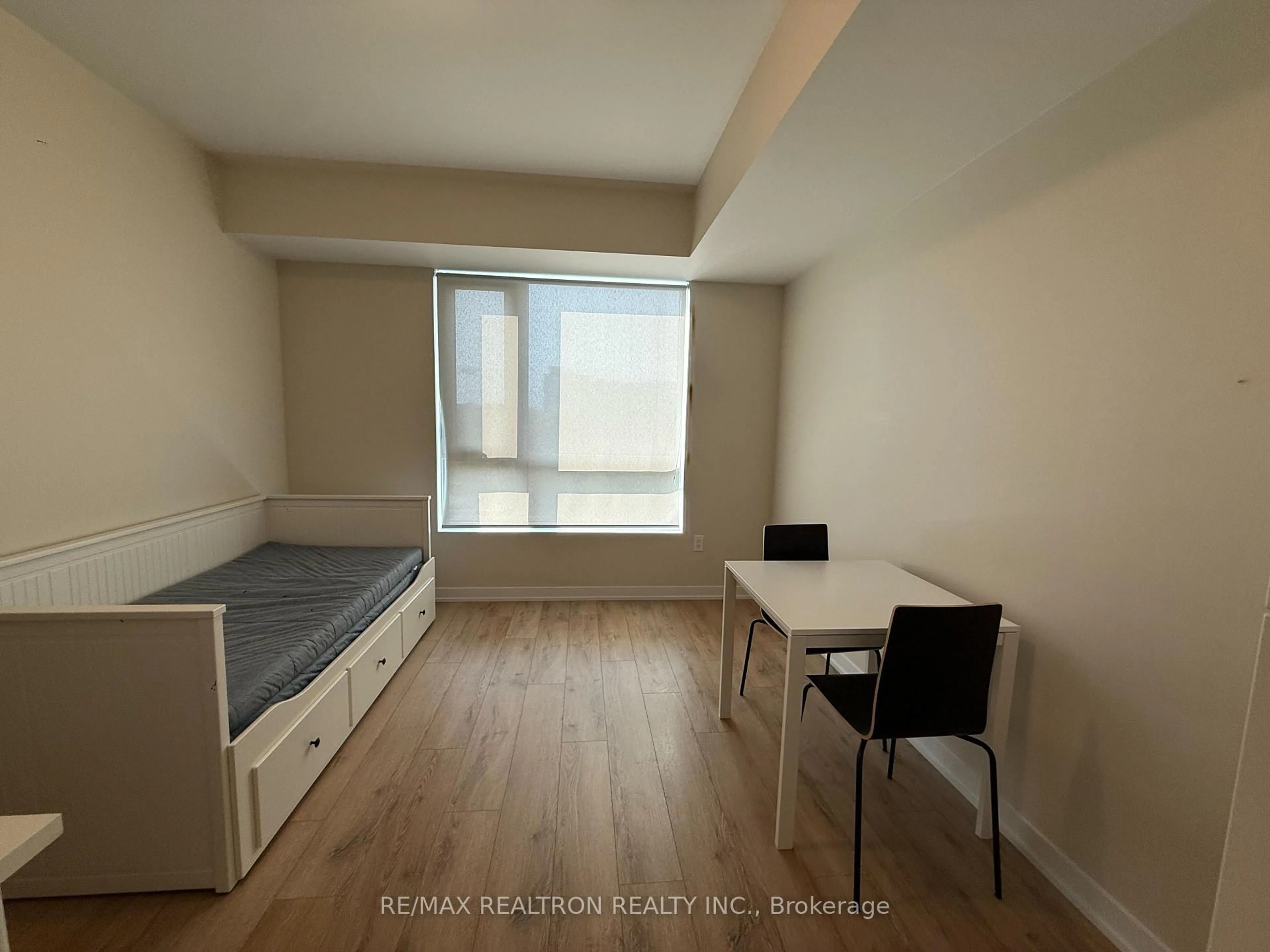 A pic of a room for 1800 Simcoe St #401, Oshawa Ontario L1G 0C2
