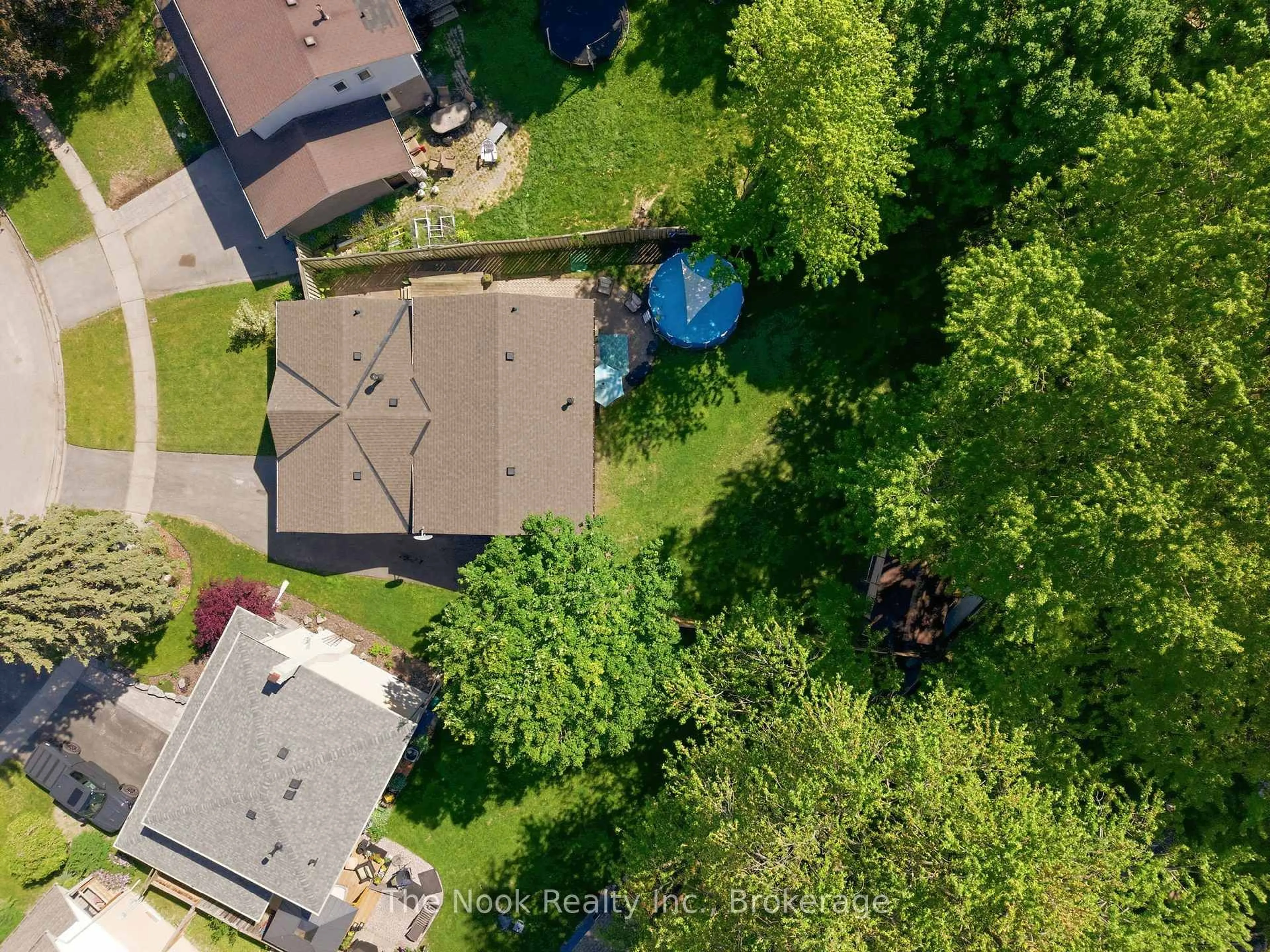 A pic from outside/outdoor area/front of a property/back of a property/a pic from drone, forest/trees view for 30 Deerpark Cres, Clarington Ontario L1C 3M3