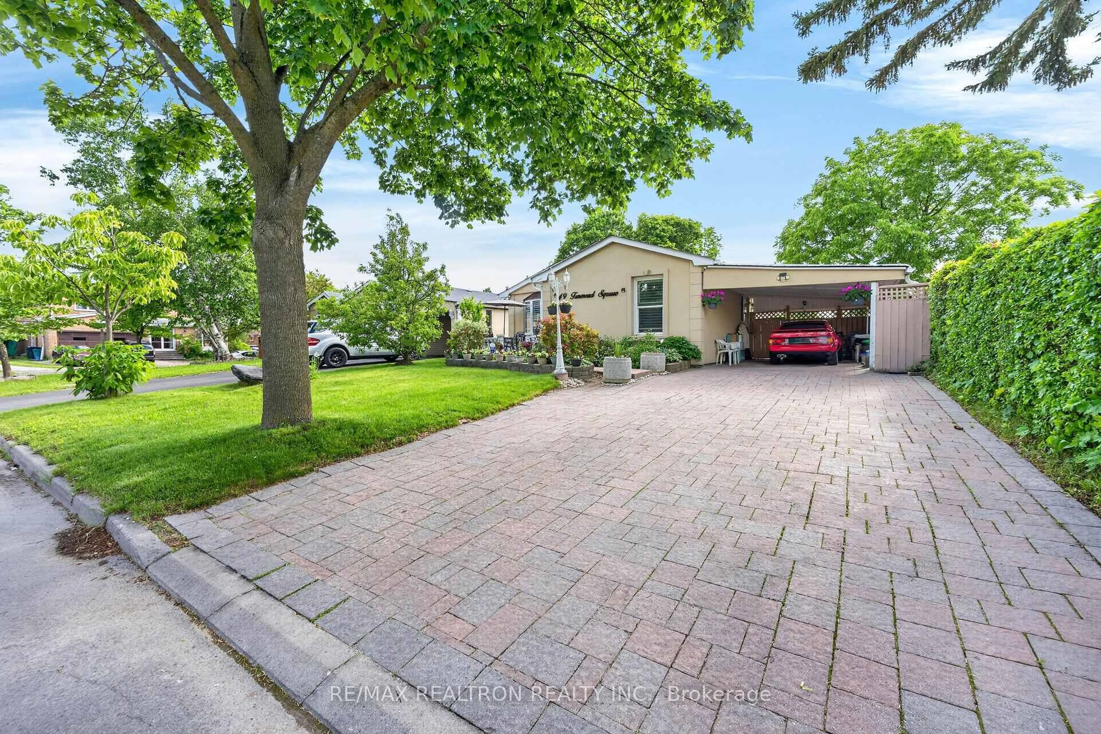 Unknown for 49 Tunmead Sq, Toronto Ontario M1B 1X1