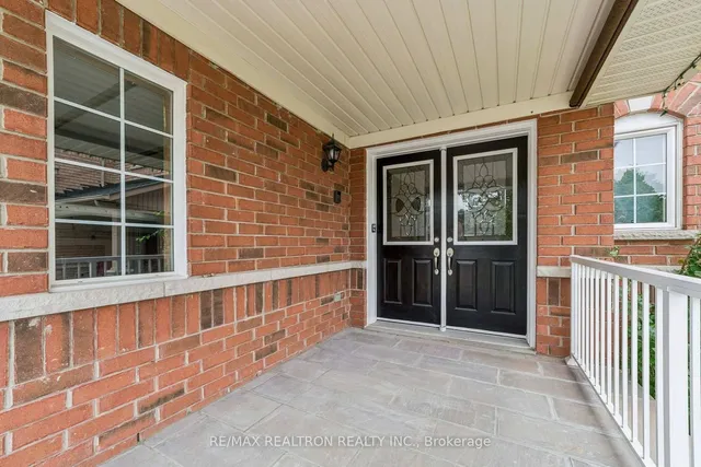 194 Robert Adams Dr, Clarington 4