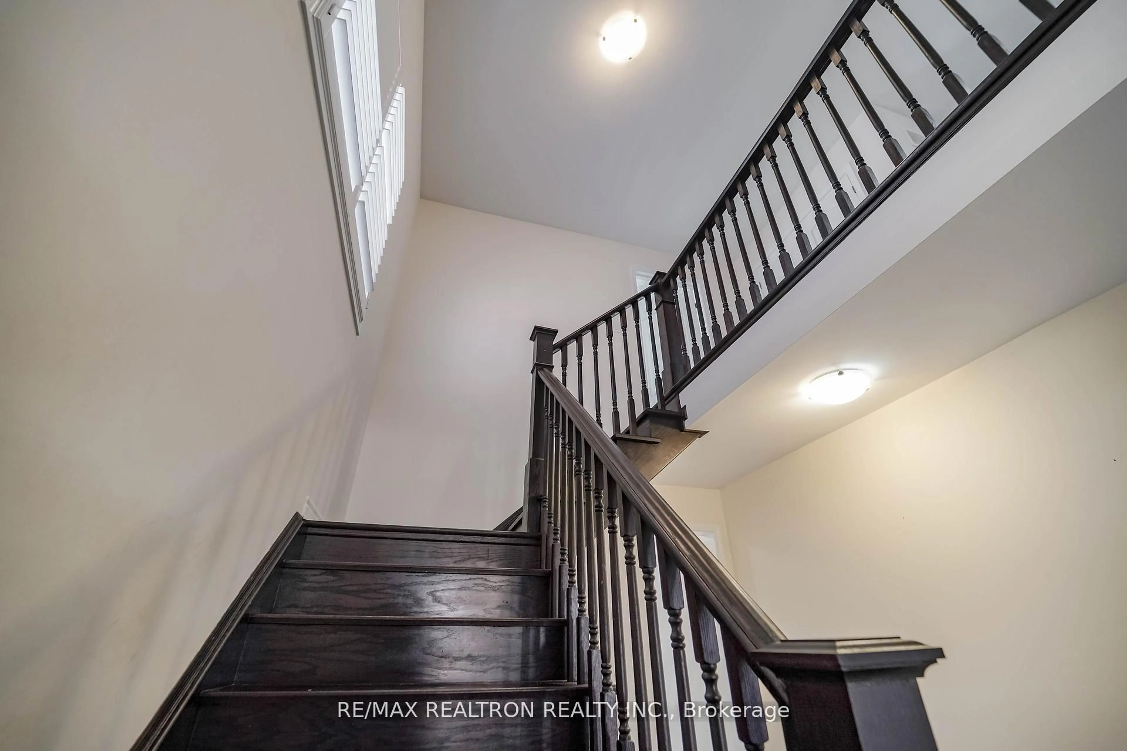 Stairs for 65 Westfield Dr, Whitby Ontario L1P 0E9
