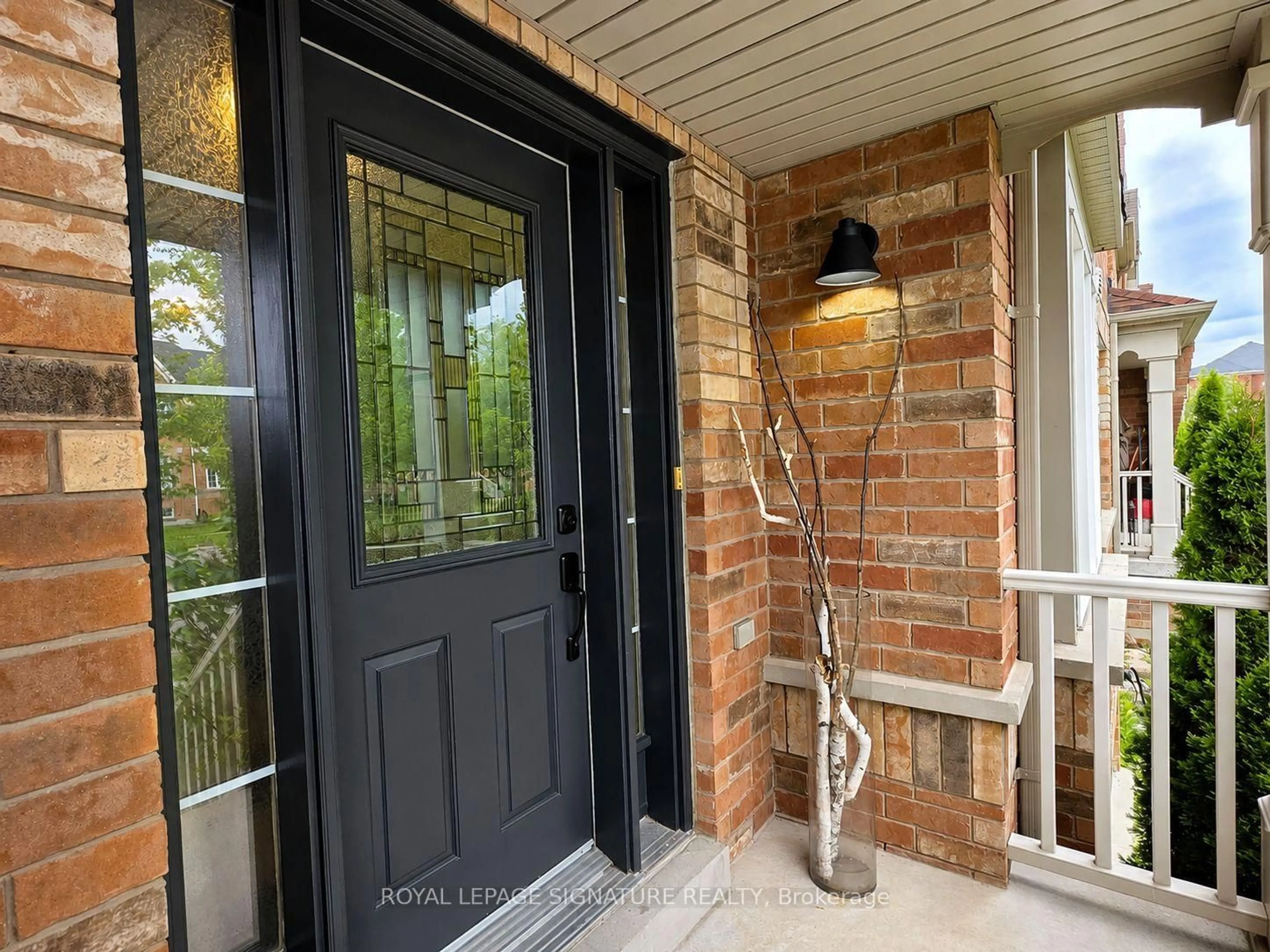 Indoor entryway for 12 Blytheway Gate, Ajax Ontario L1T 0J5