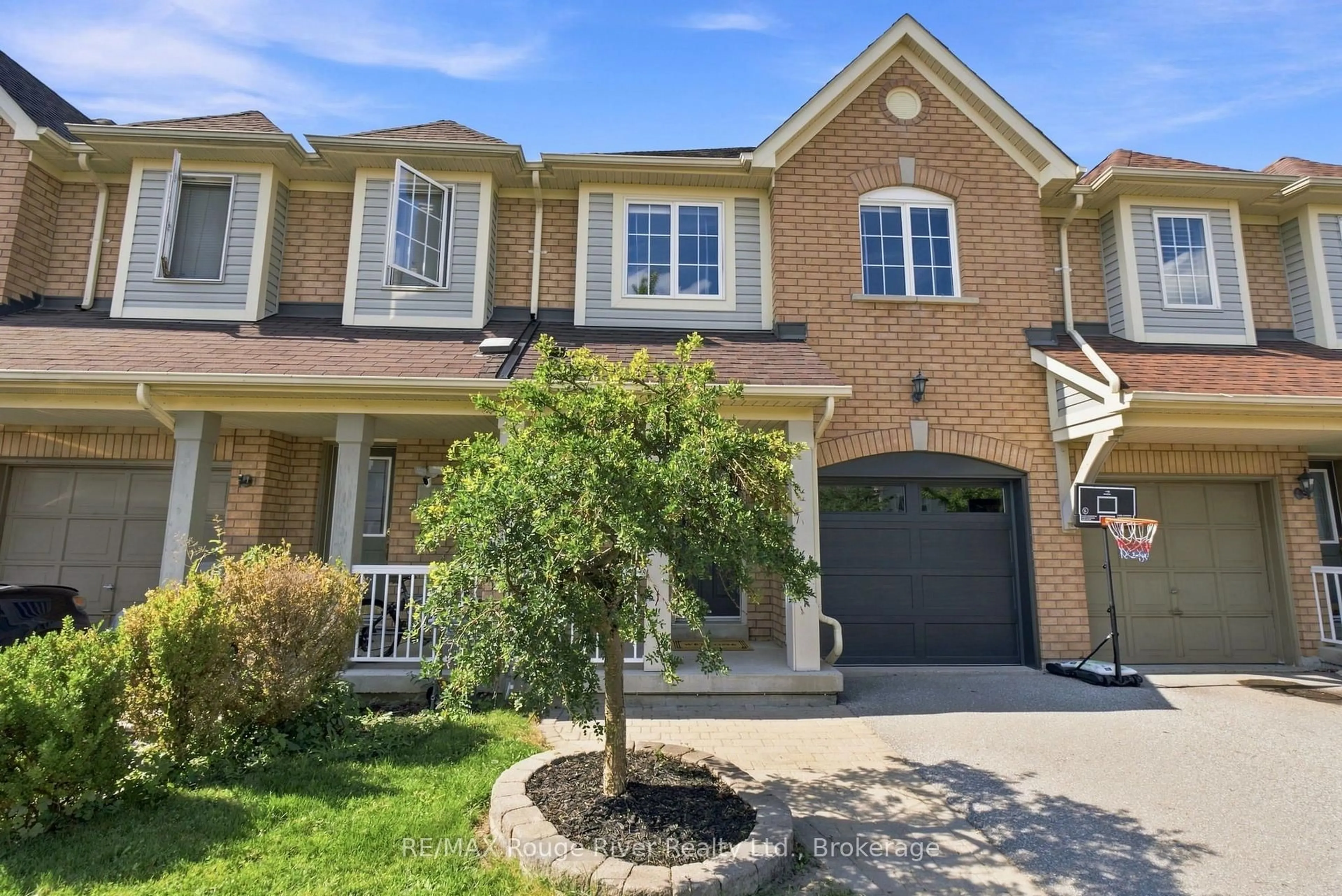Home with brick exterior material, street for 16 Plantation Crt, Whitby Ontario L1P 1R2