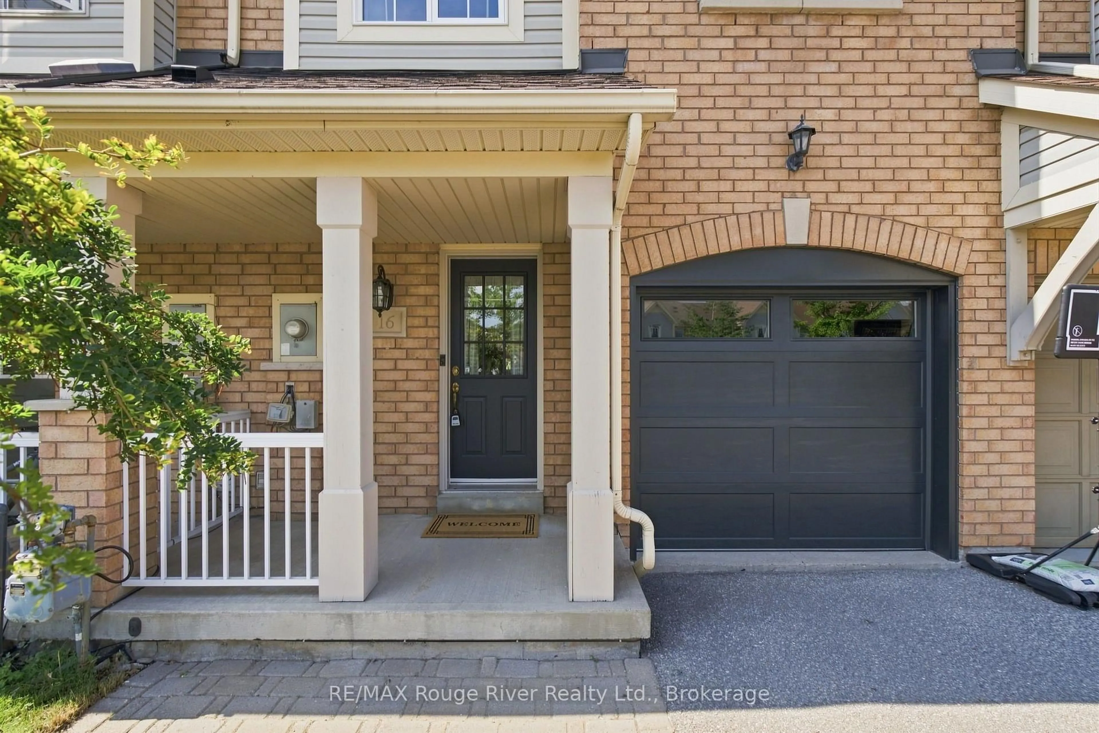 Home with brick exterior material, street for 16 Plantation Crt, Whitby Ontario L1P 1R2