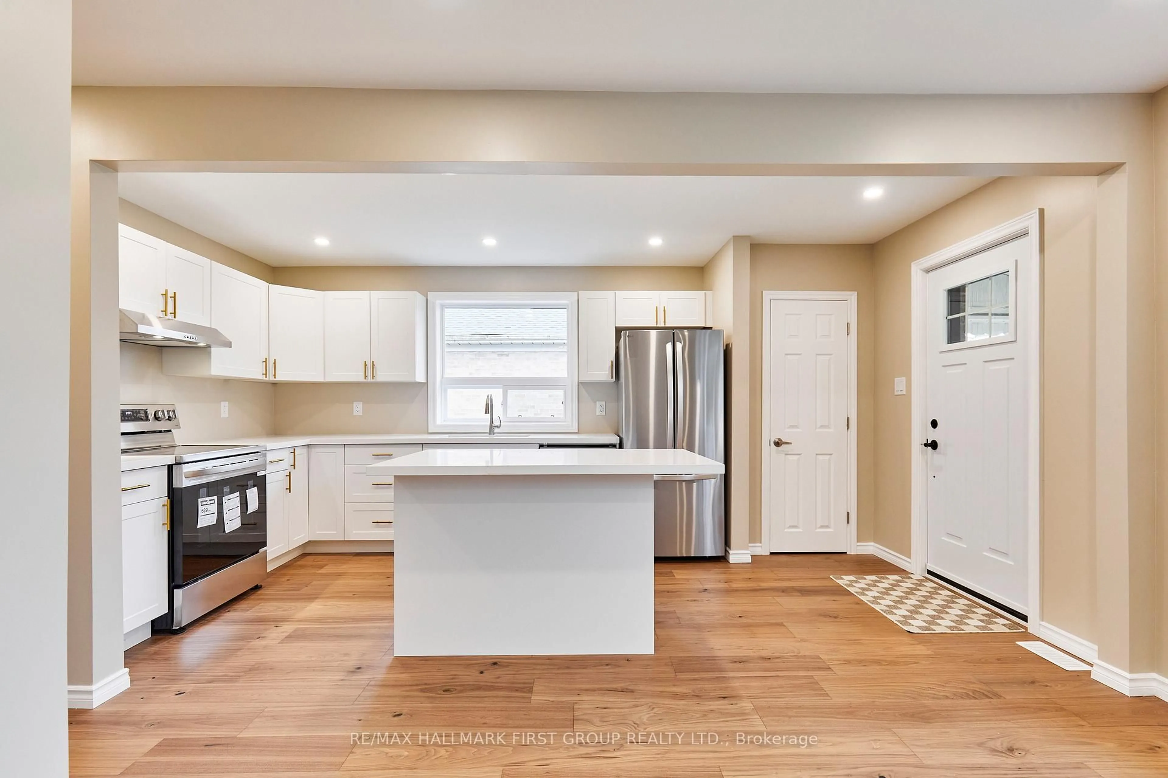 Open concept kitchen, unknown for 295 Baldwin St, Oshawa Ontario L1H 6H5