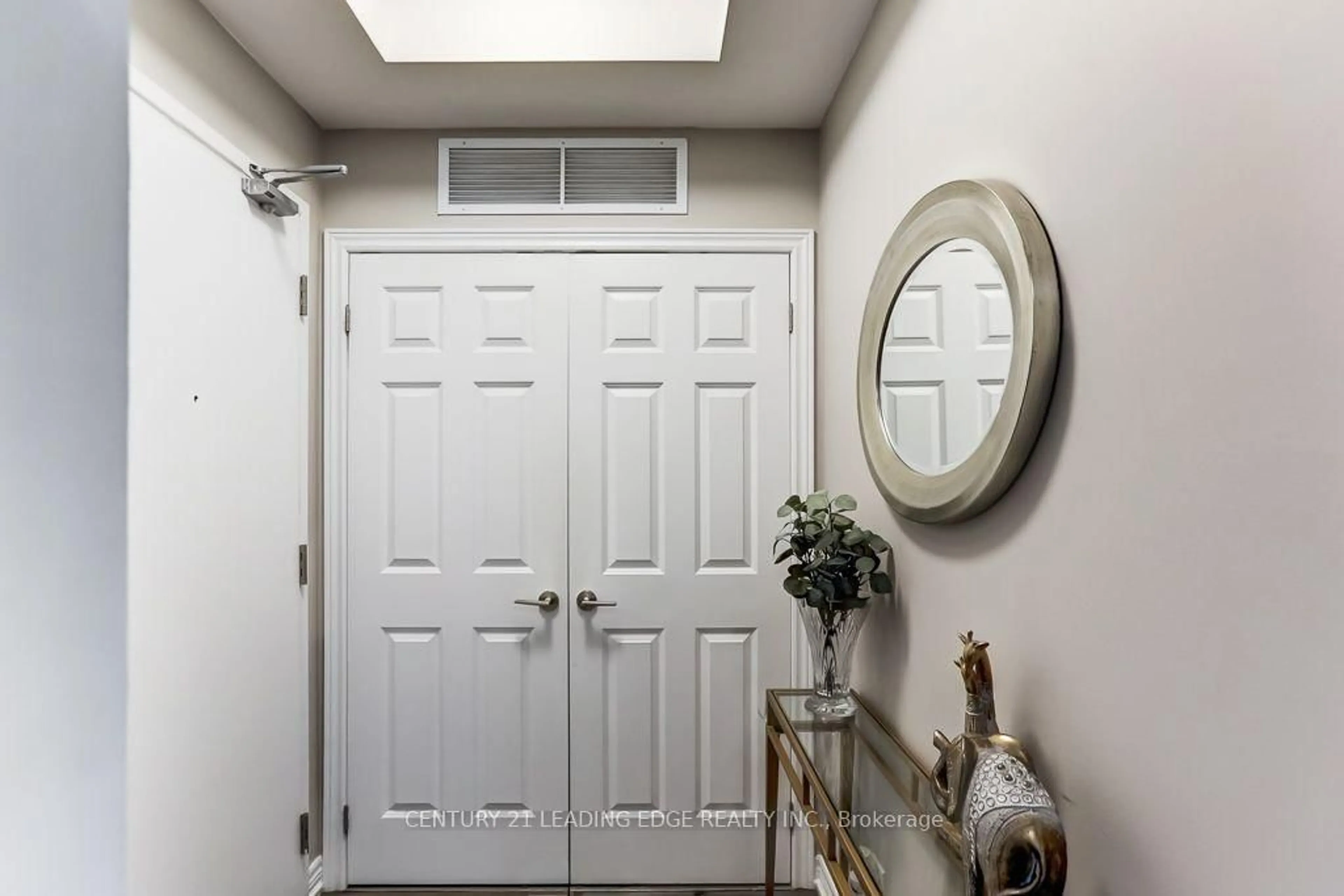 Indoor entryway for 660 Gordon St #209, Whitby Ontario L1N 9X4