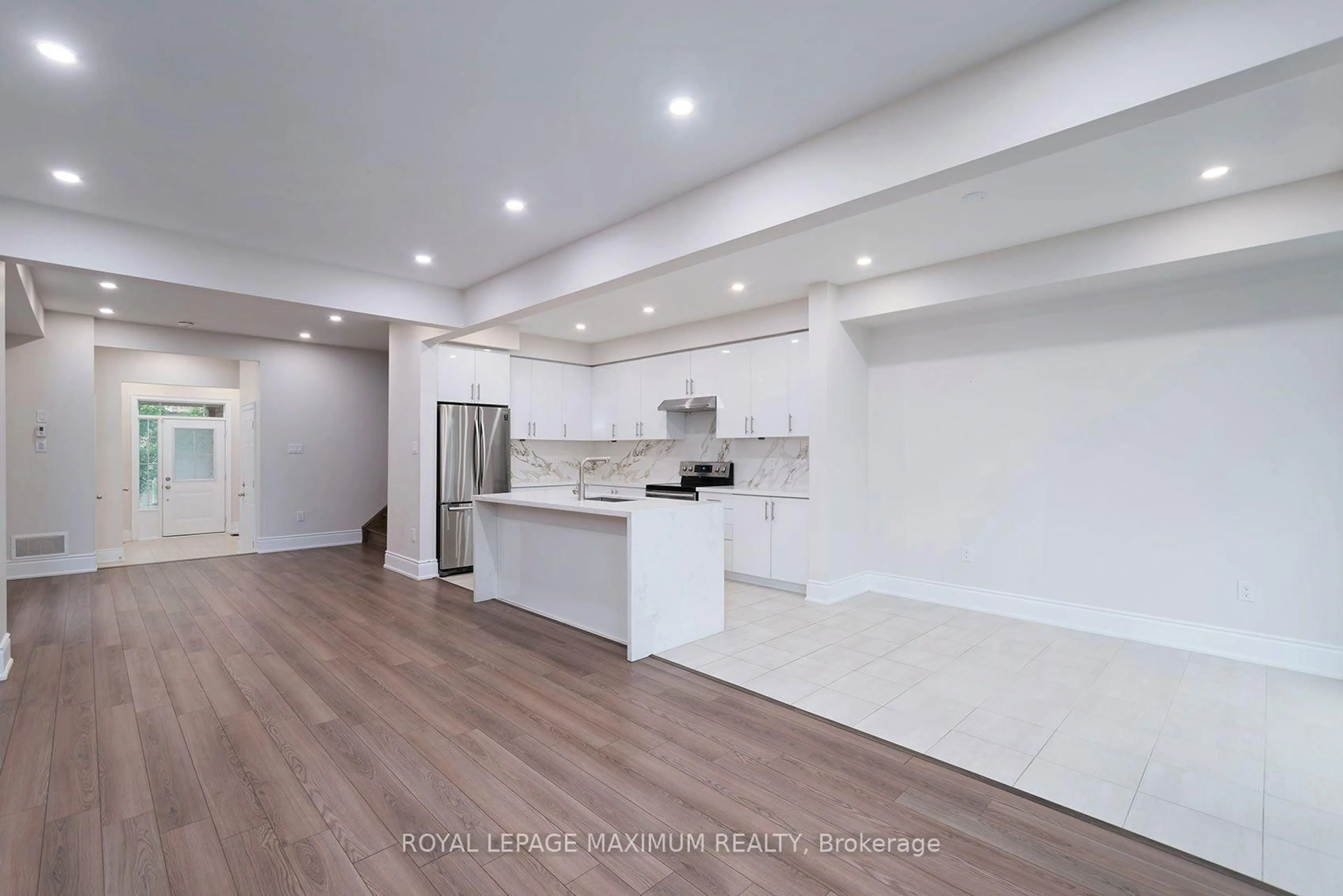 Open concept kitchen, unknown for 17 Brent Cres, Clarington Ontario L1C 0V9