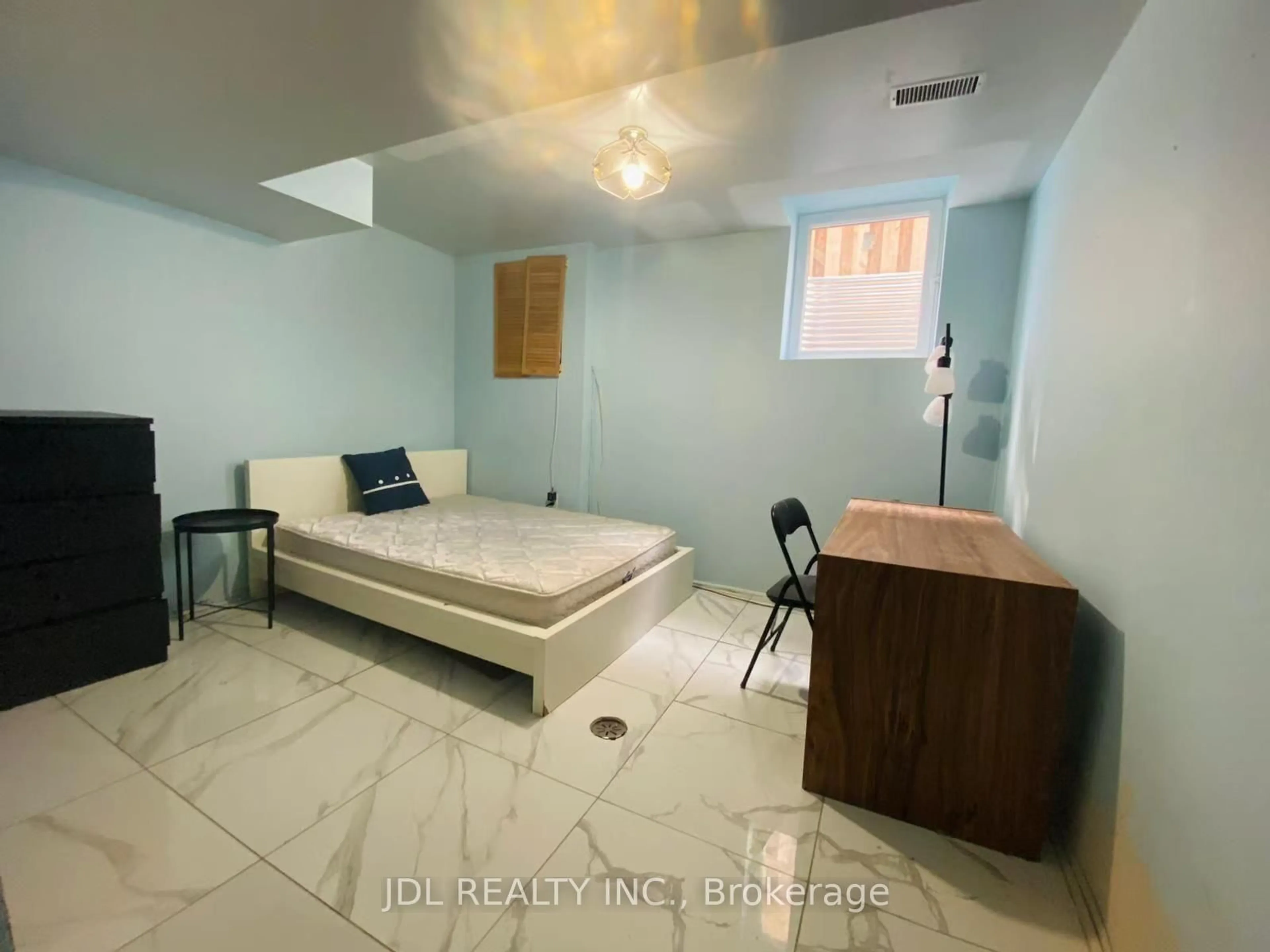 A pic of a room for 3528 Ellesmere Rd, Toronto Ontario M1C 3Z2