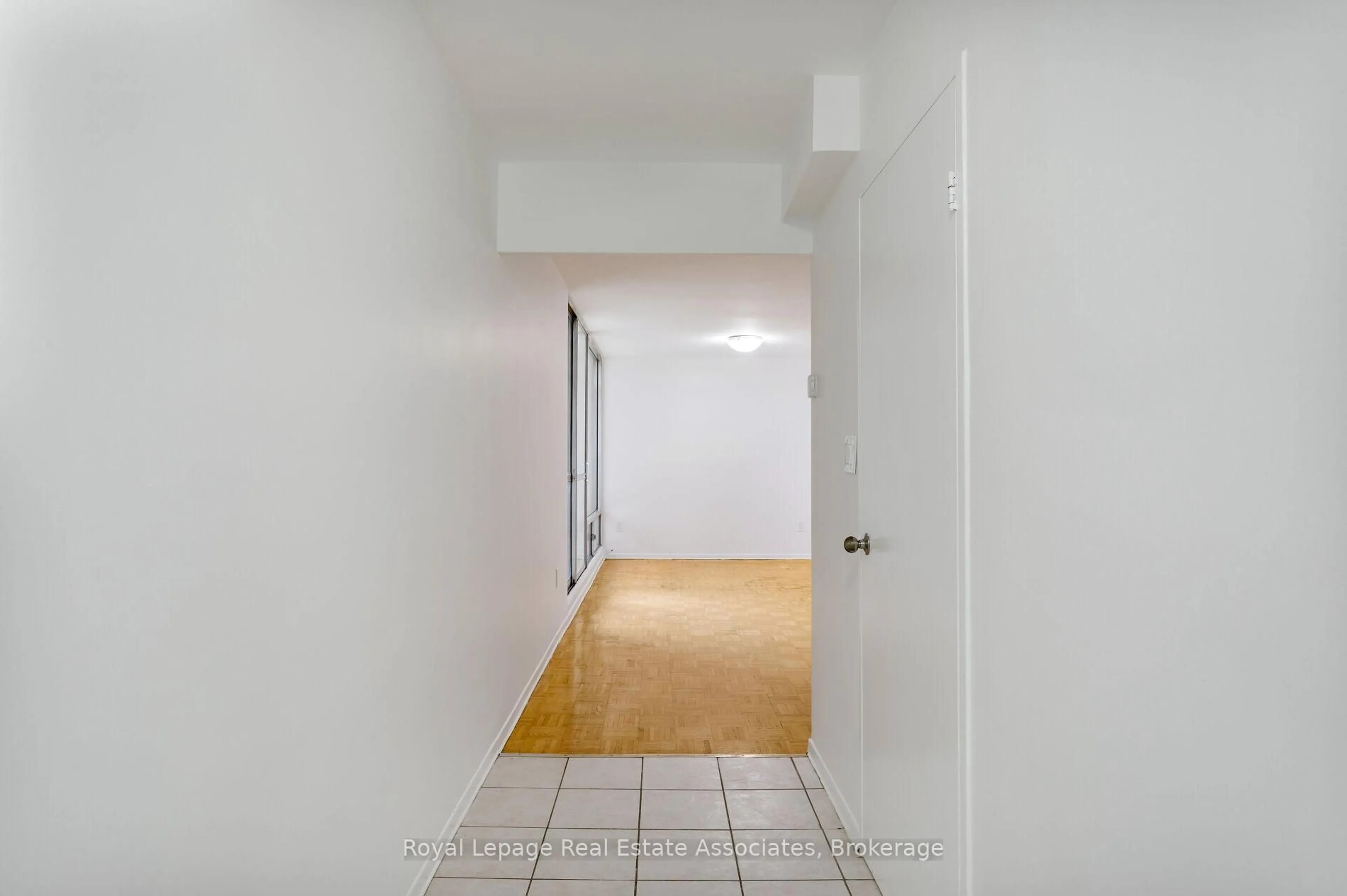 Unknown for 5 Massey Sq #1710, Toronto Ontario M4C 5L6